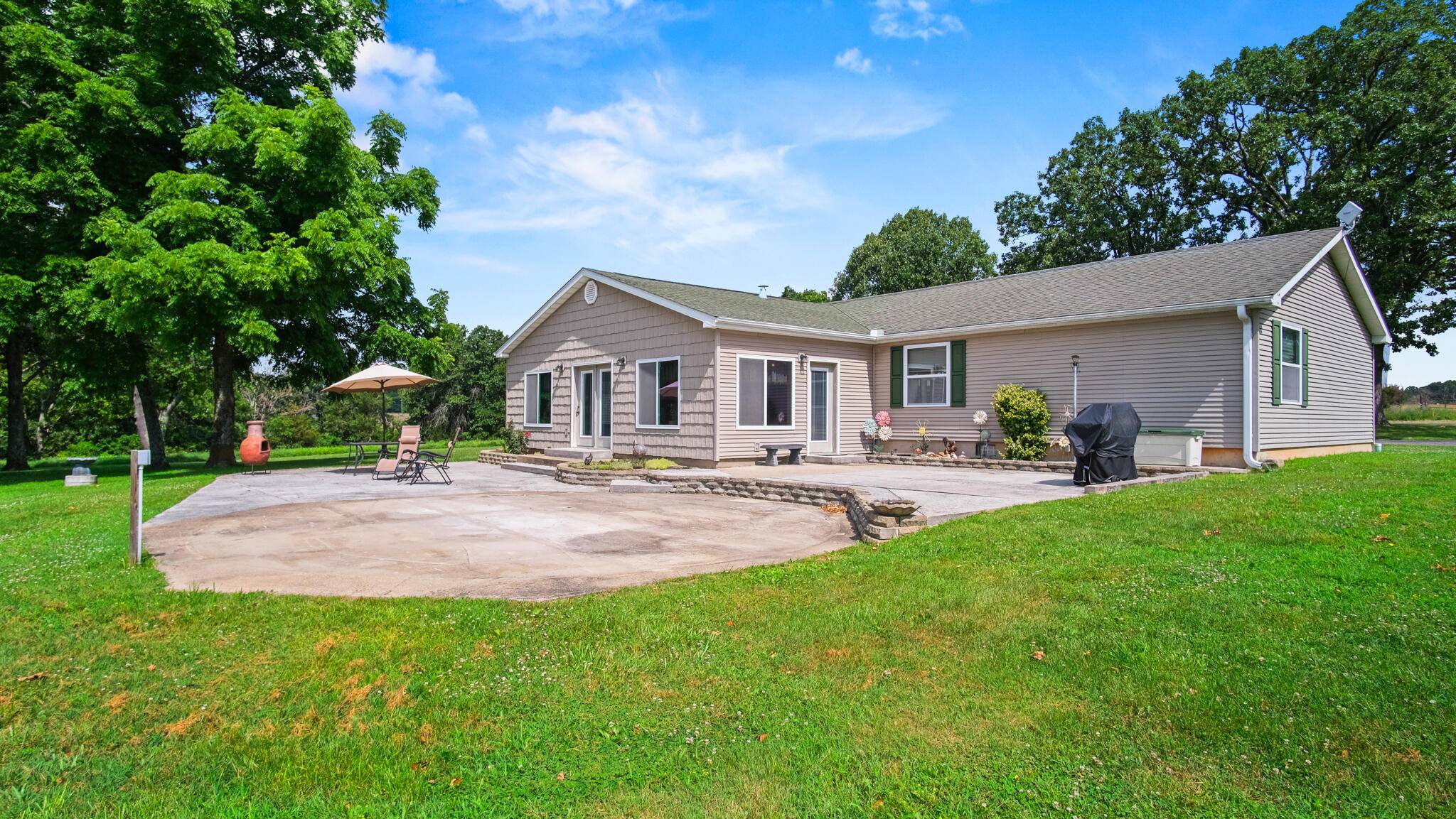 Pomona, MO 65789,6928 State Route N