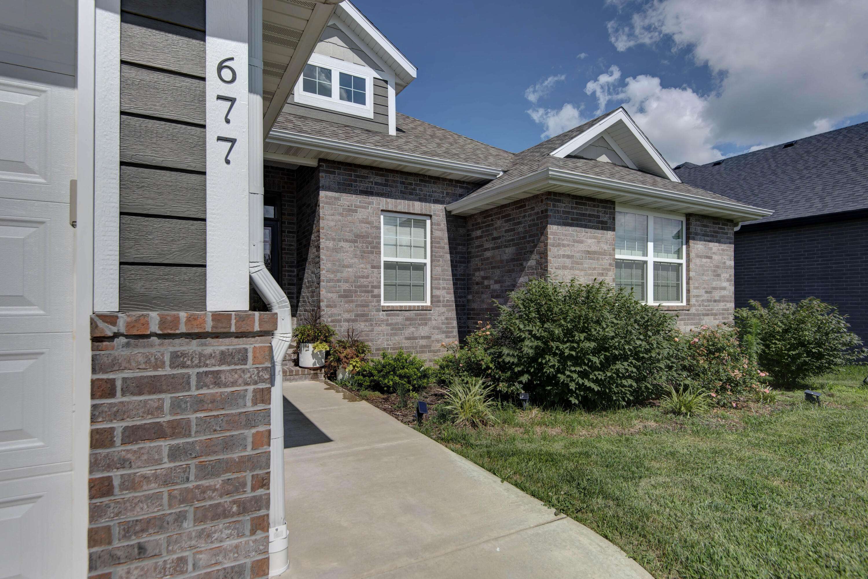 Nixa, MO 65714,677 N Fox Hill Circle