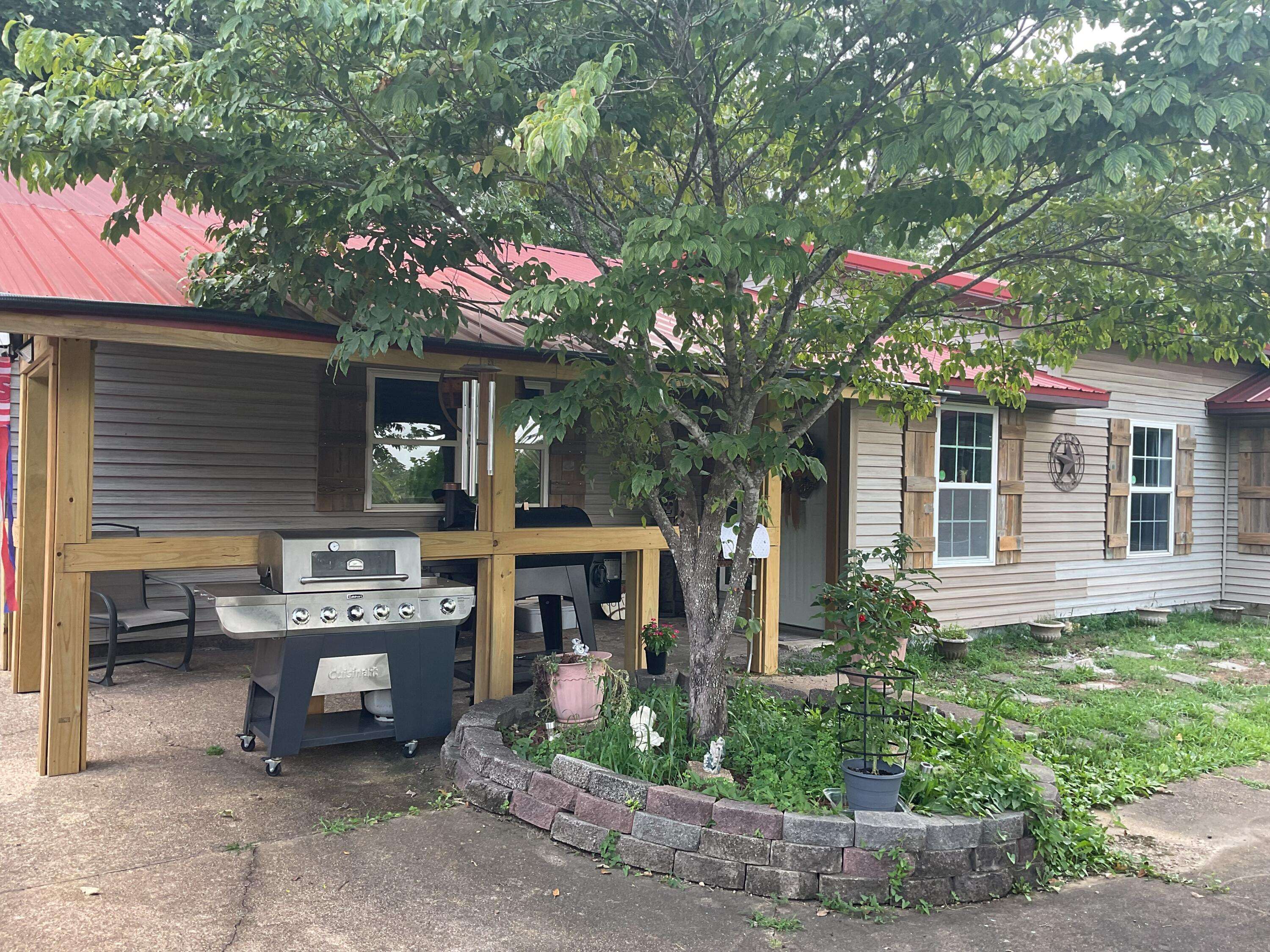 West Plains, MO 65775,4811 State Route Cc