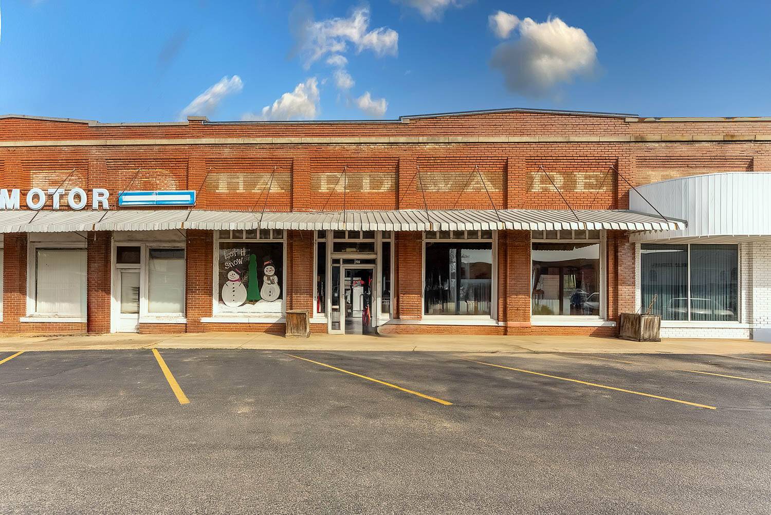 Alton, MO 65606,27 Court Square