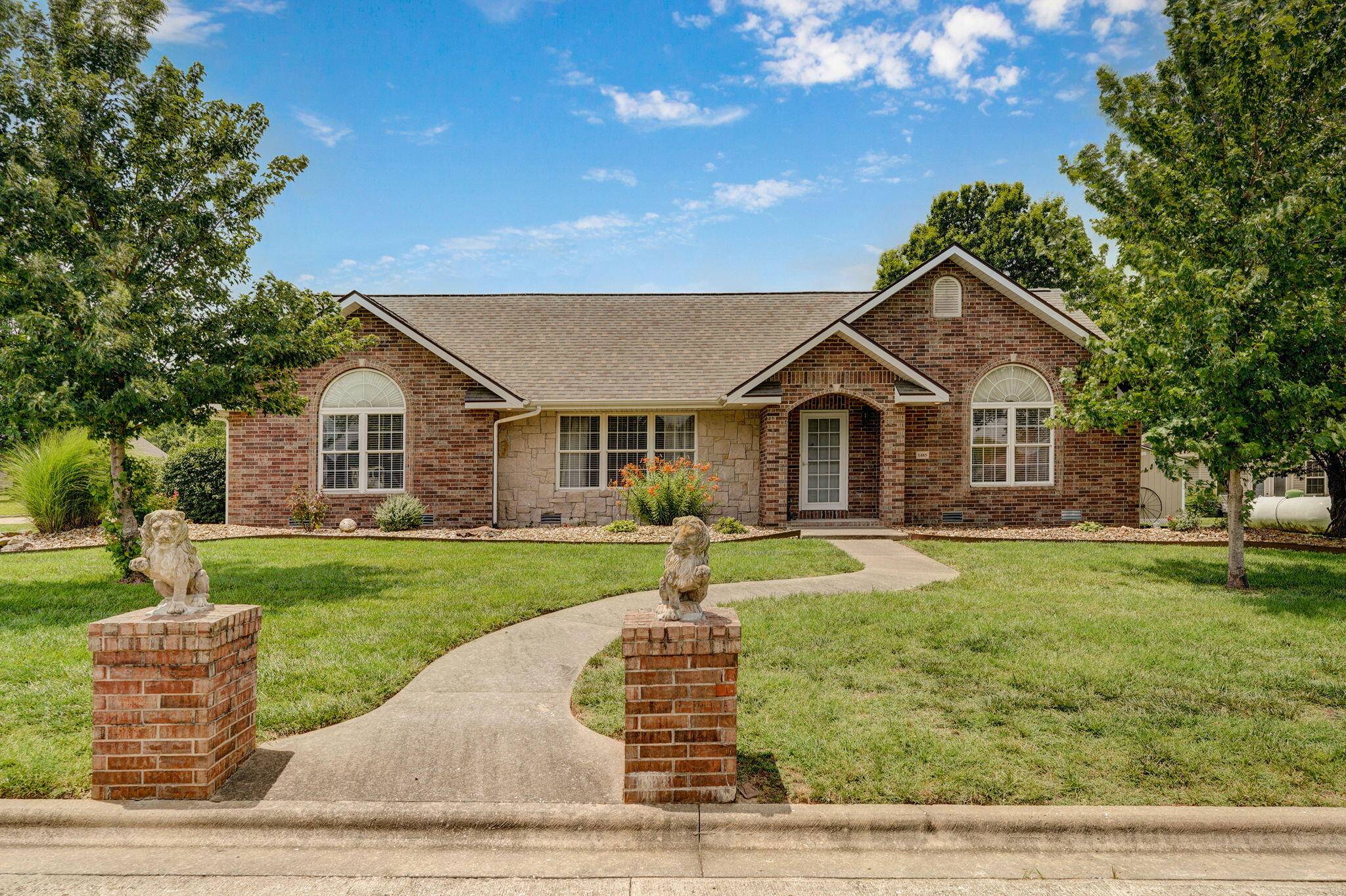 Bolivar, MO 65613,1485 S Village Lane