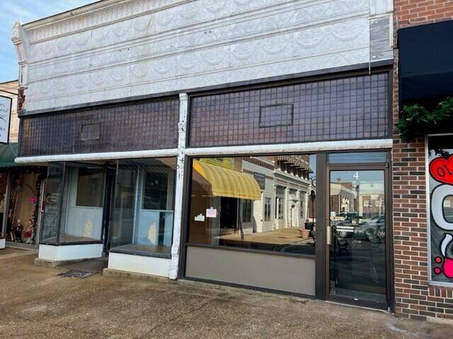 West Plains, MO 65775,4 & 5 Court Square