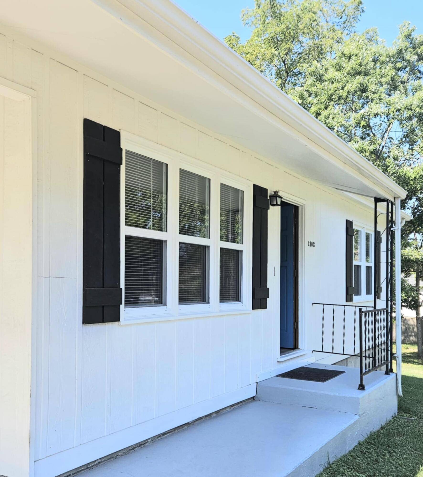 West Plains, MO 65775,1302 4th Street