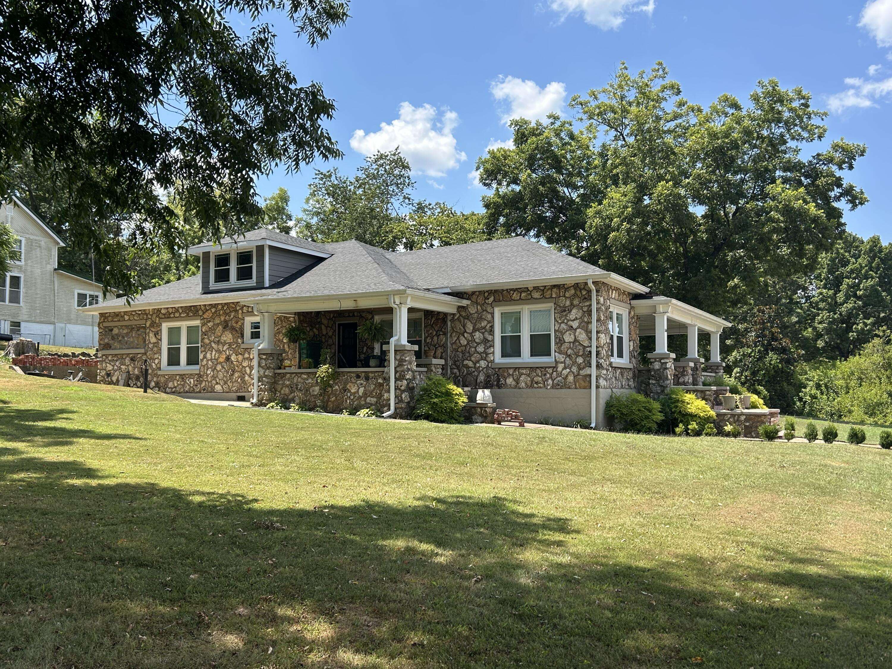 Mammoth Spring, AR 72554,550 Main Street