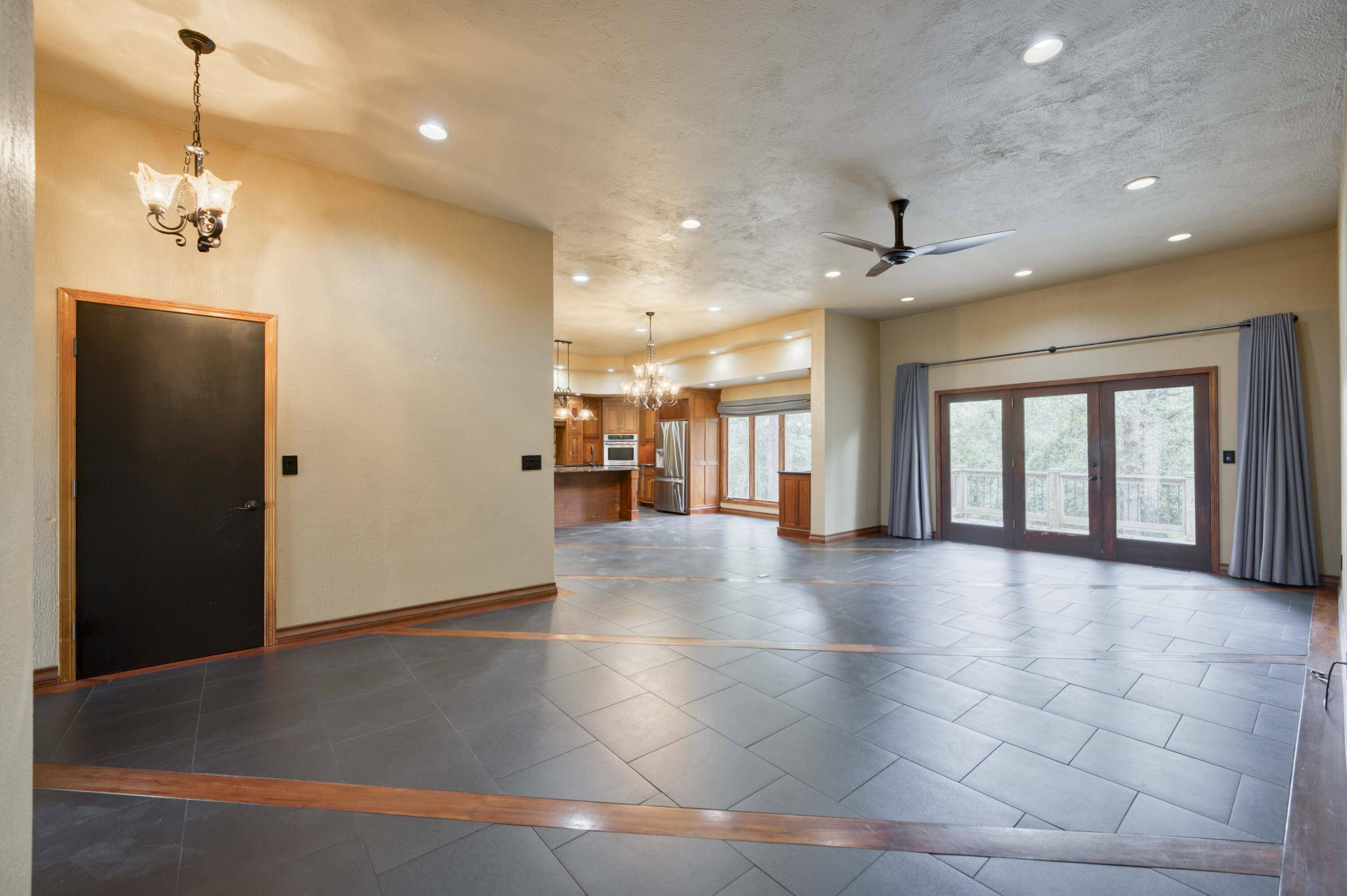 Nixa, MO 65714,1137 S Gregg Road