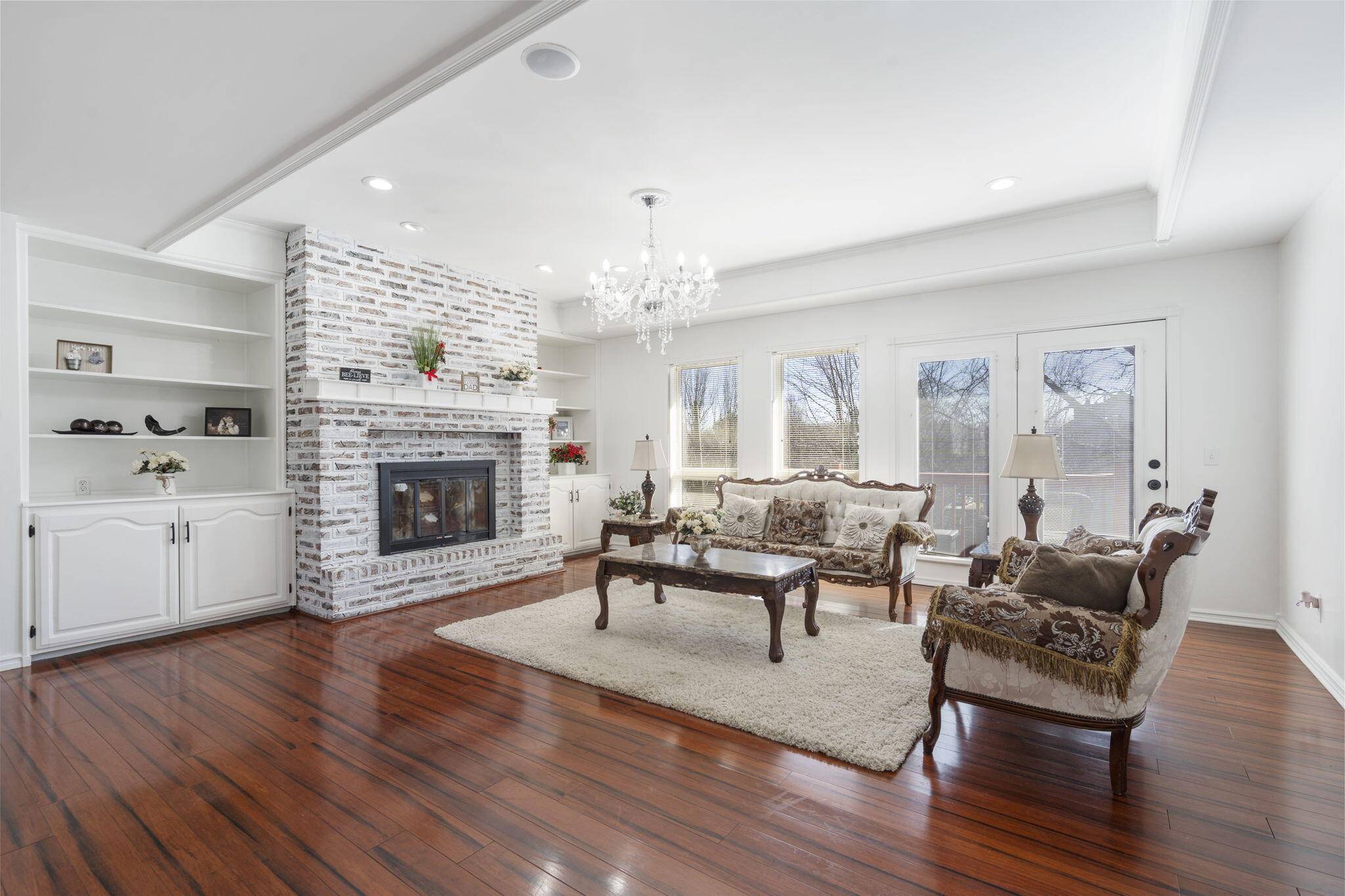 Springfield, MO 65810,930 W Sherwood Drive