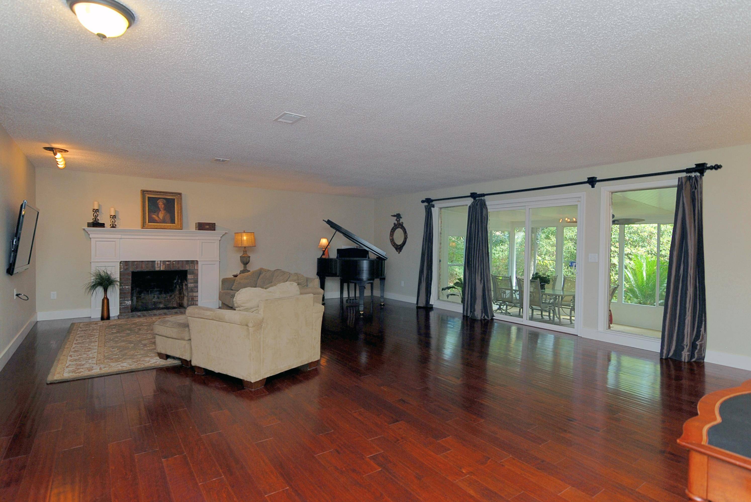 Gulf Breeze, FL 32563,1559 Oak Shore Drive