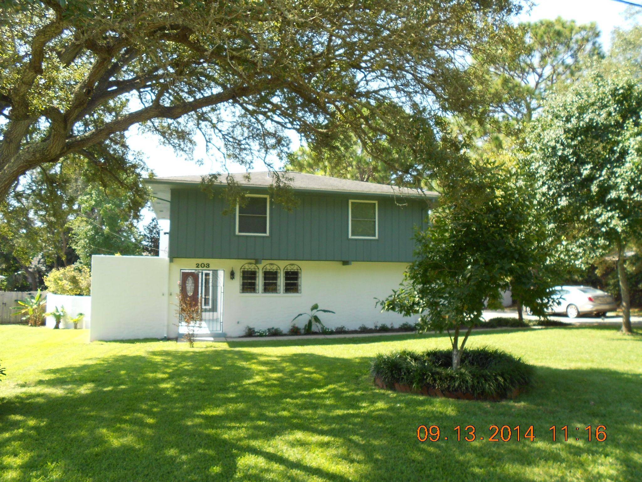 Shalimar, FL 32579,203 Country Club Road