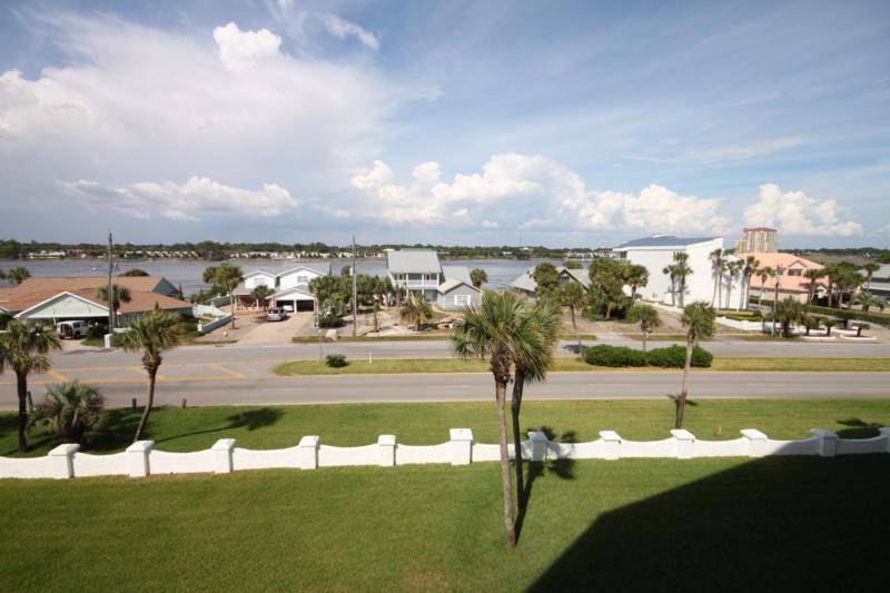 Fort Walton Beach, FL 32548,909 Santa Rosa Blvd  #544