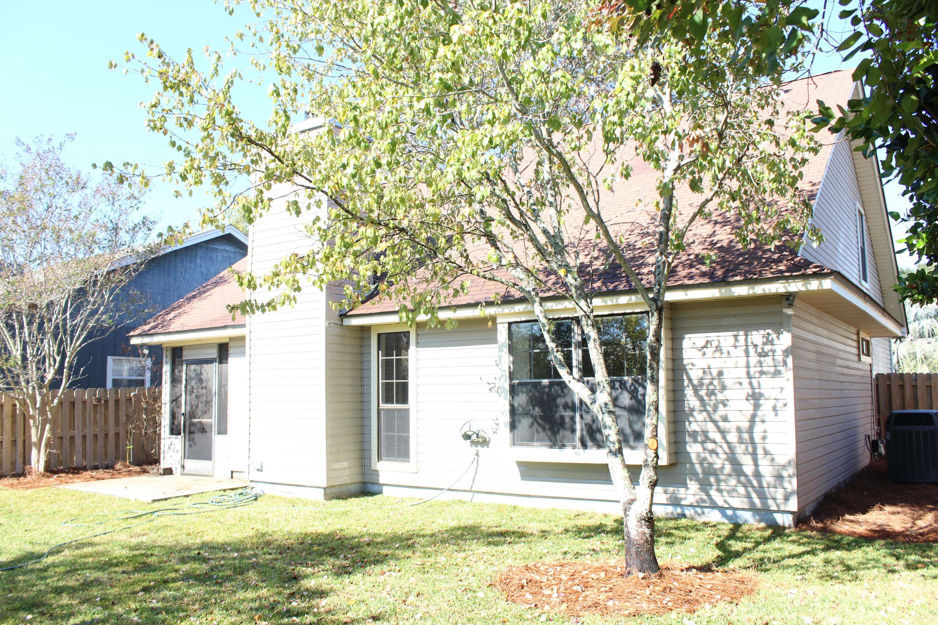 Mary Esther, FL 32569,504 WOODLAND PARK Circle