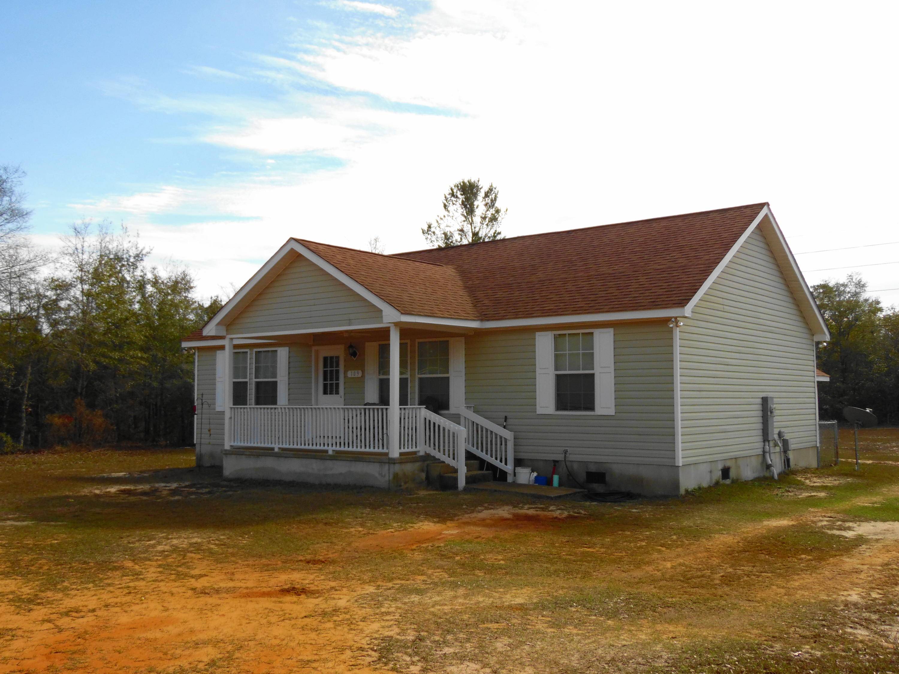 Defuniak Springs, FL 32433,109 Royal Palm Avenue  #West