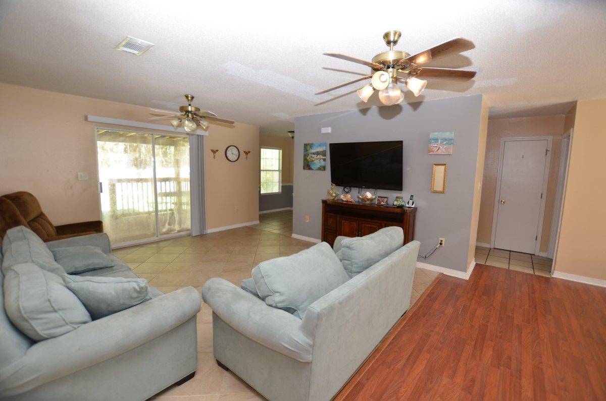 Crestview, FL 32539,107 Palmetto Drive