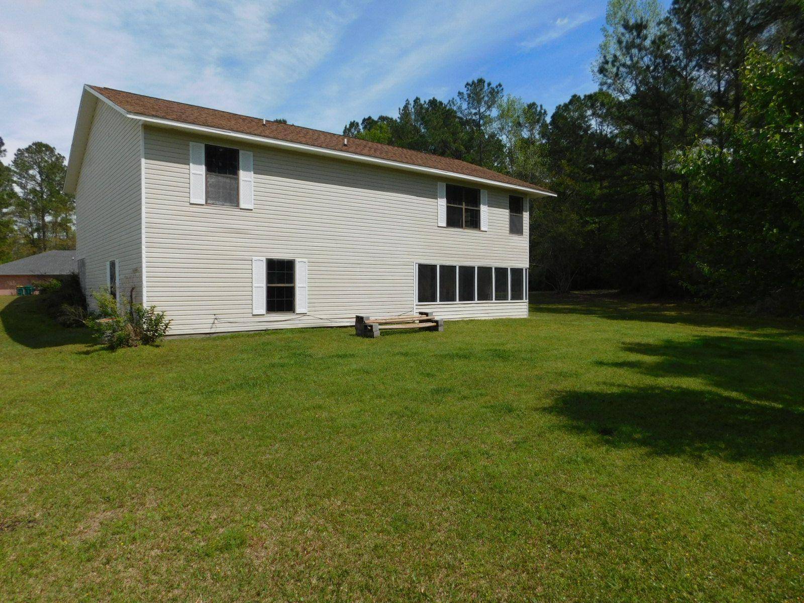 Crestview, FL 32536,107 Fairway Court