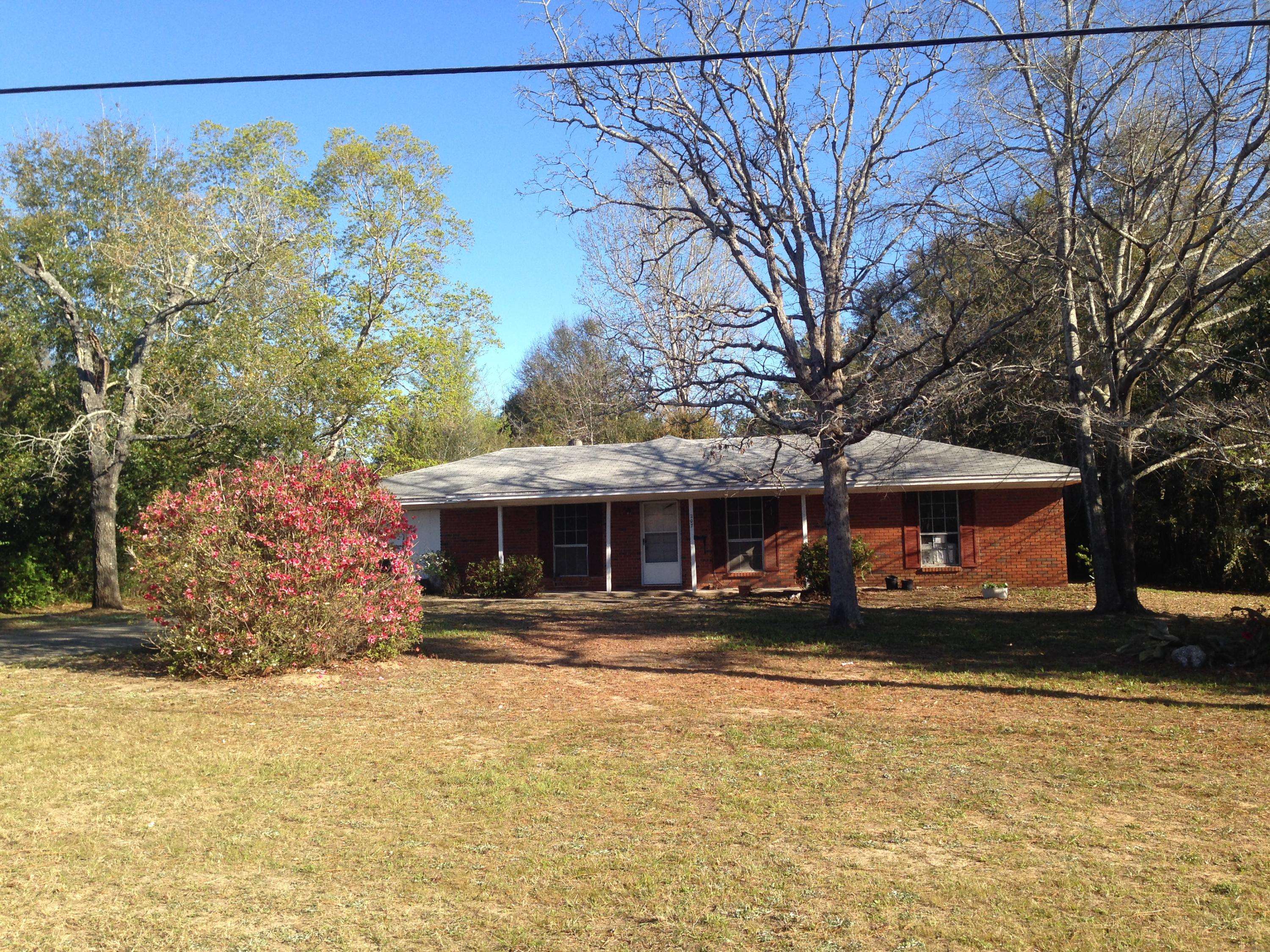 Crestview, FL 32539,207 Forrest Parkway