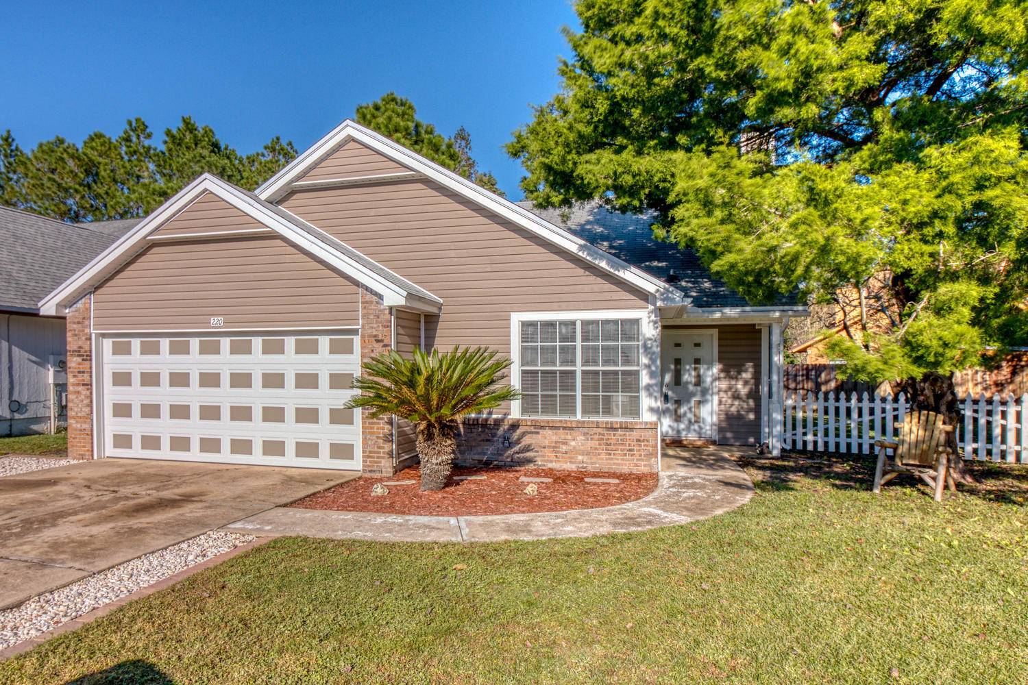 Mary Esther, FL 32569,220 Woodland Park Circle