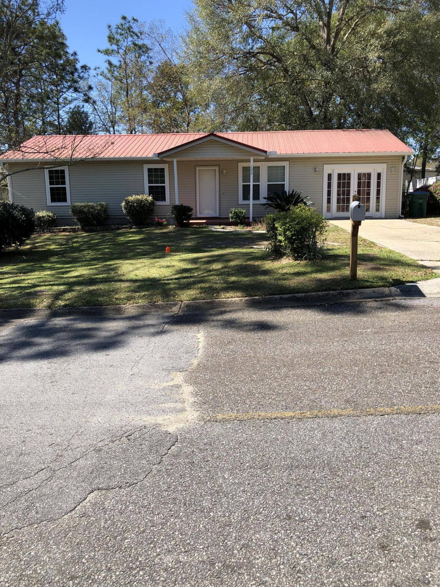 Crestview, FL 32539,122 Camellia Place