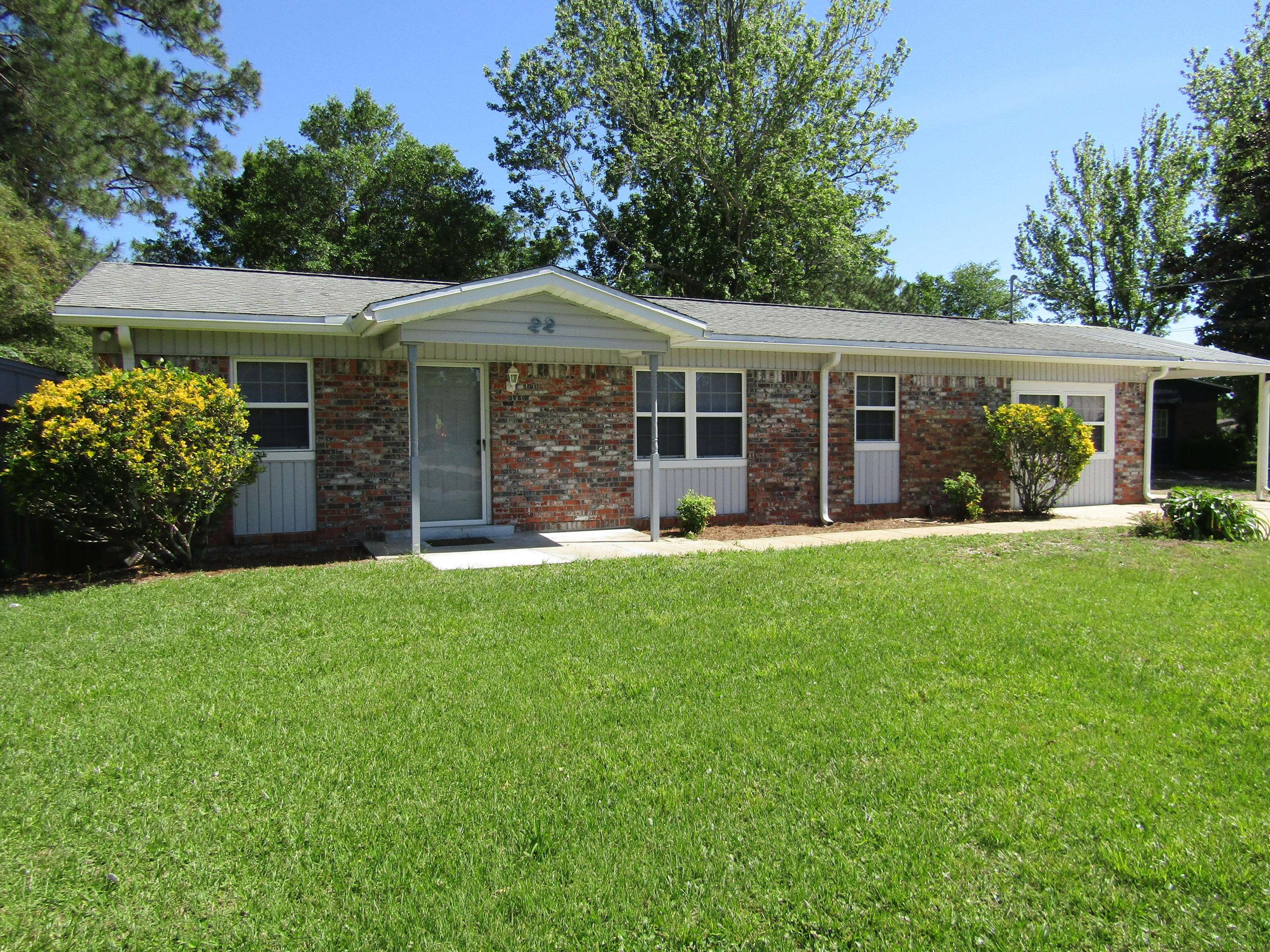 Mary Esther, FL 32569,22 Mary Esther Drive