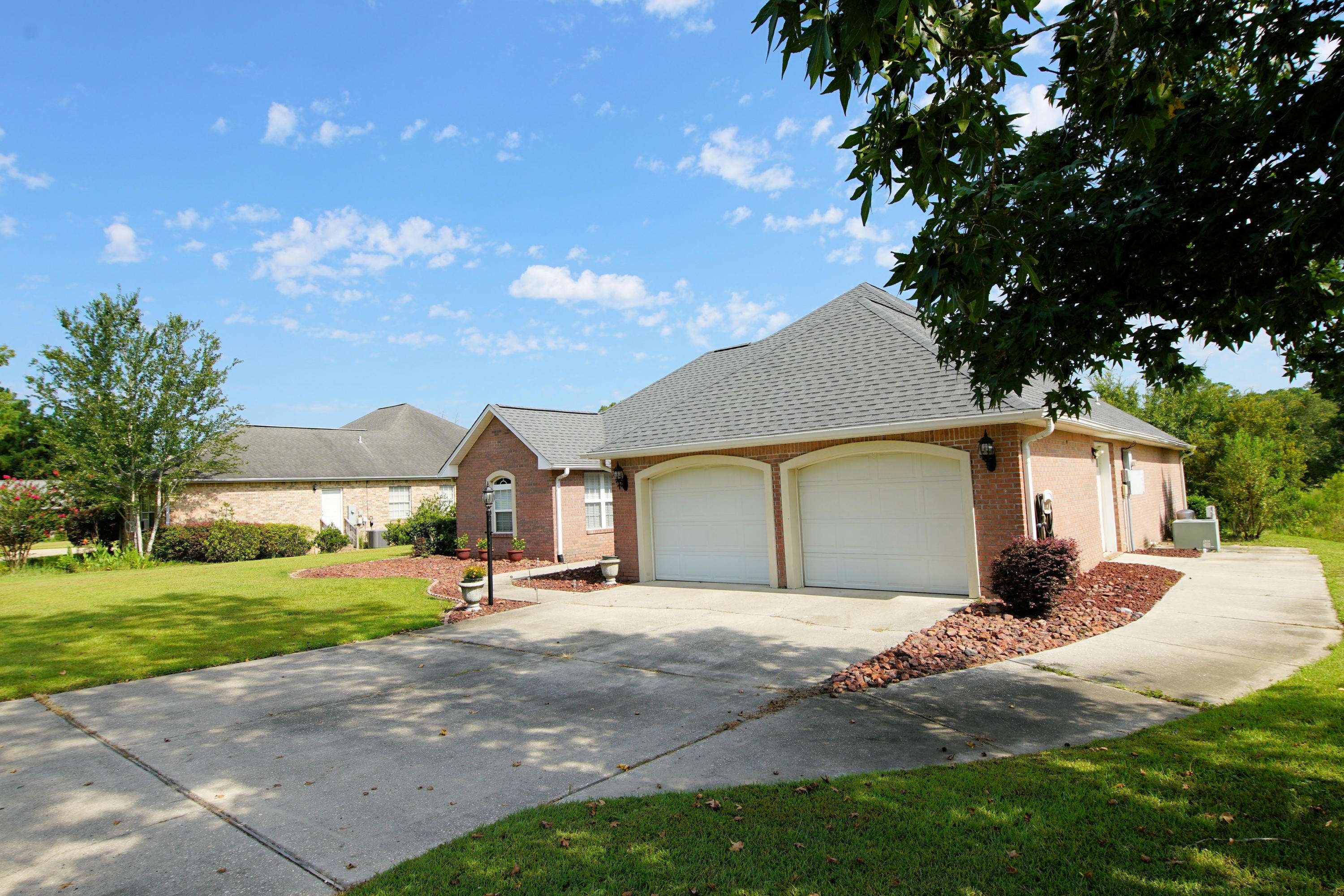 Crestview, FL 32536,220 Country Club Drive