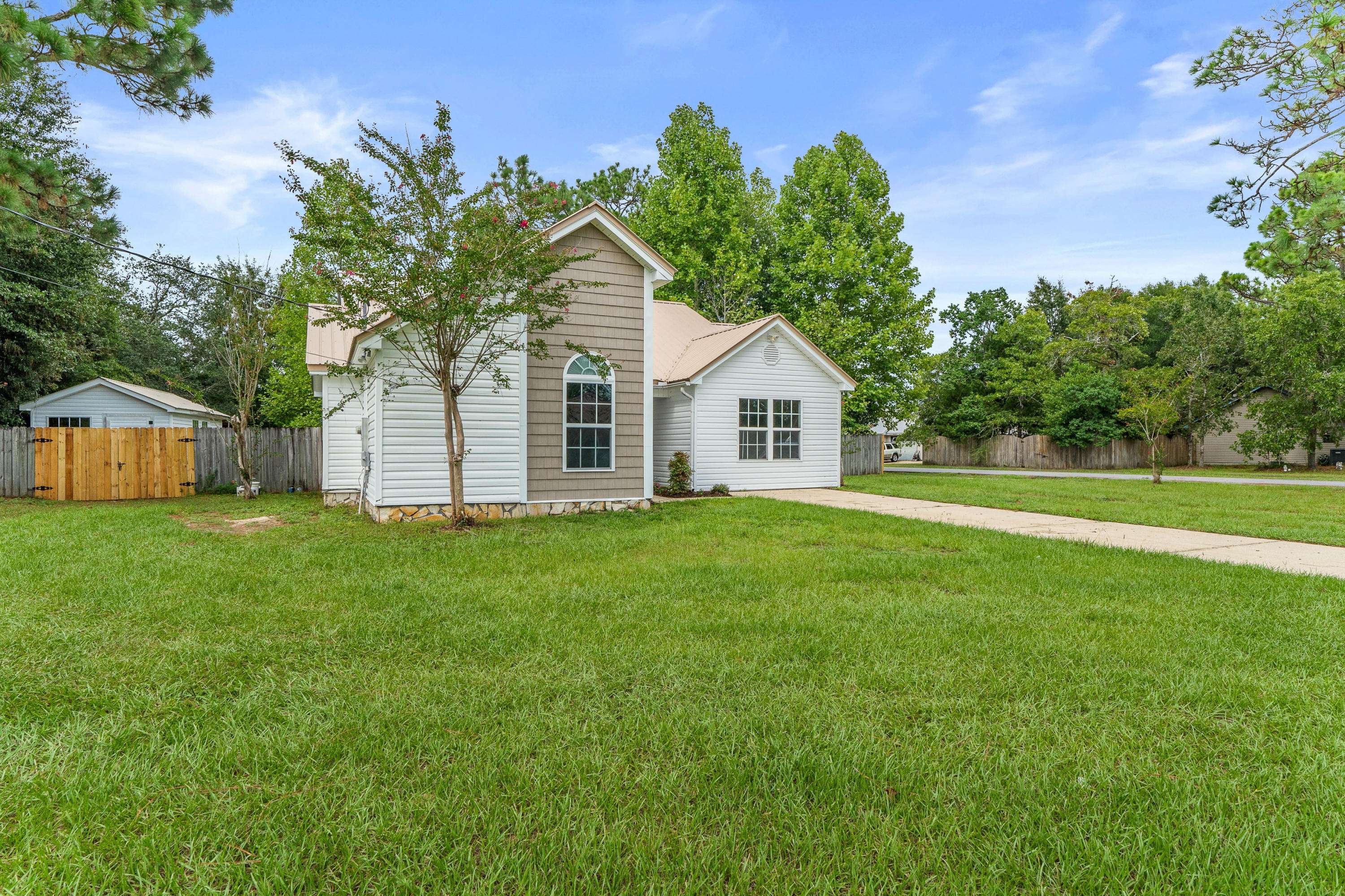 Crestview, FL 32539,415 Brown Place