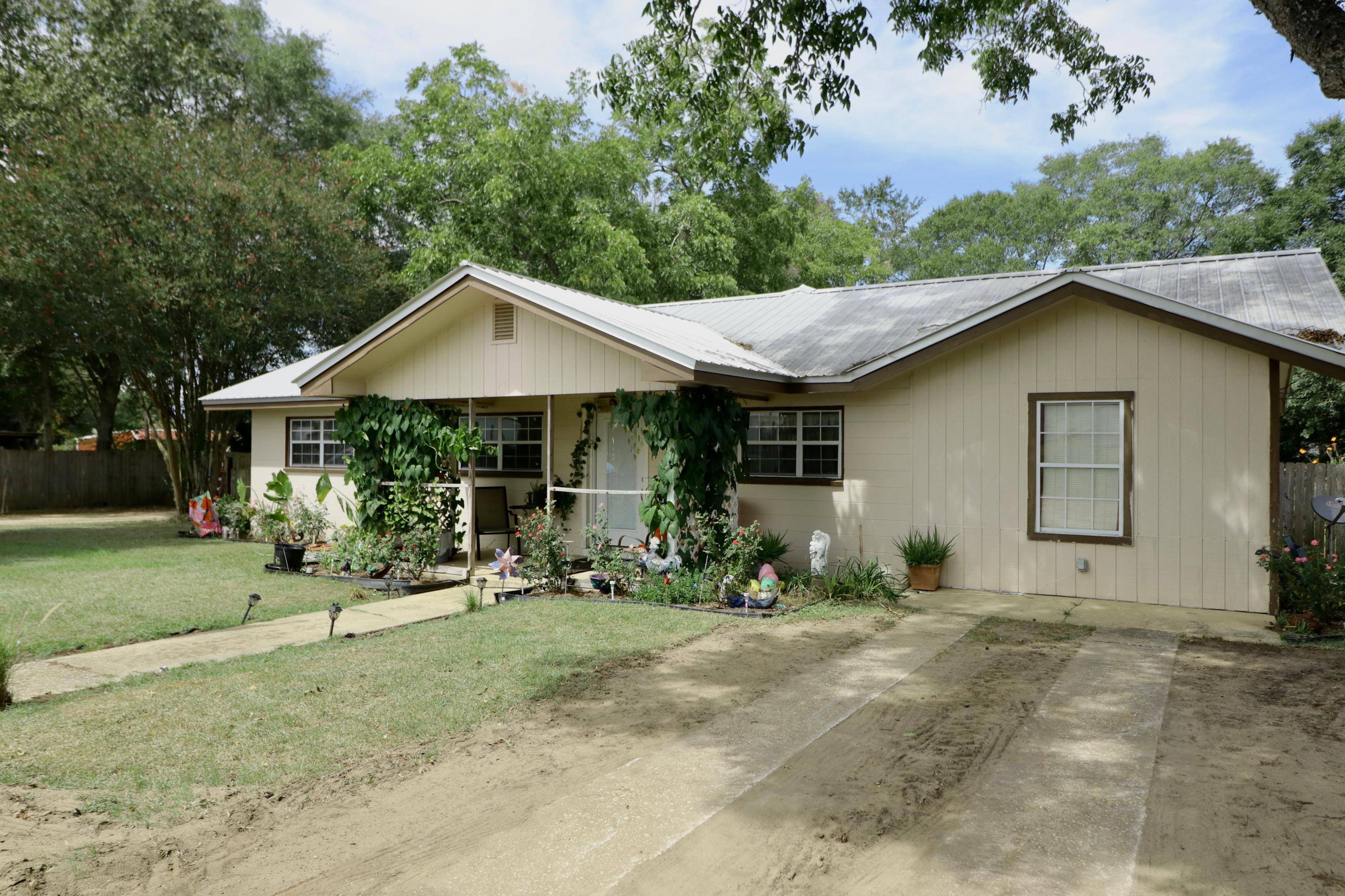 Paxton, FL 32538,97 Parker Lane