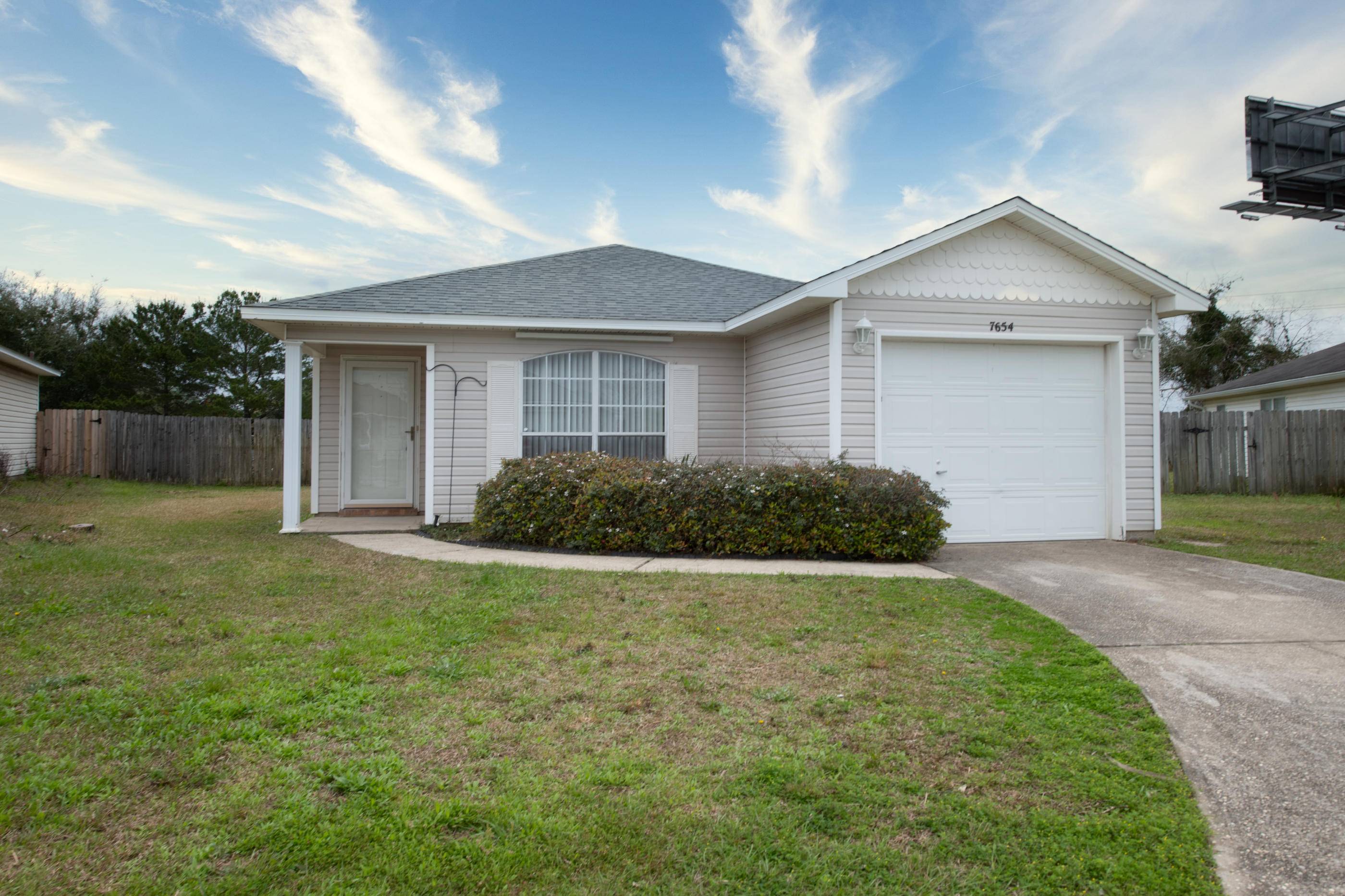 Navarre, FL 32566,7654 Chablis Circle