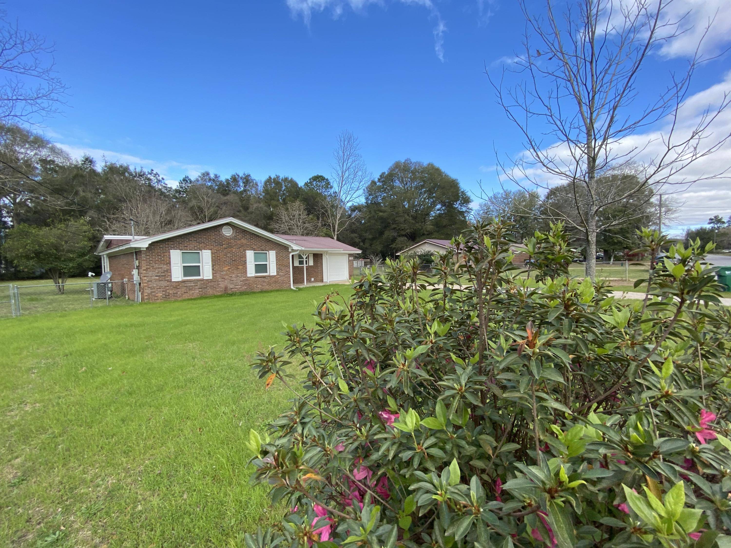 Crestview, FL 32539,1211 Sunshine Drive