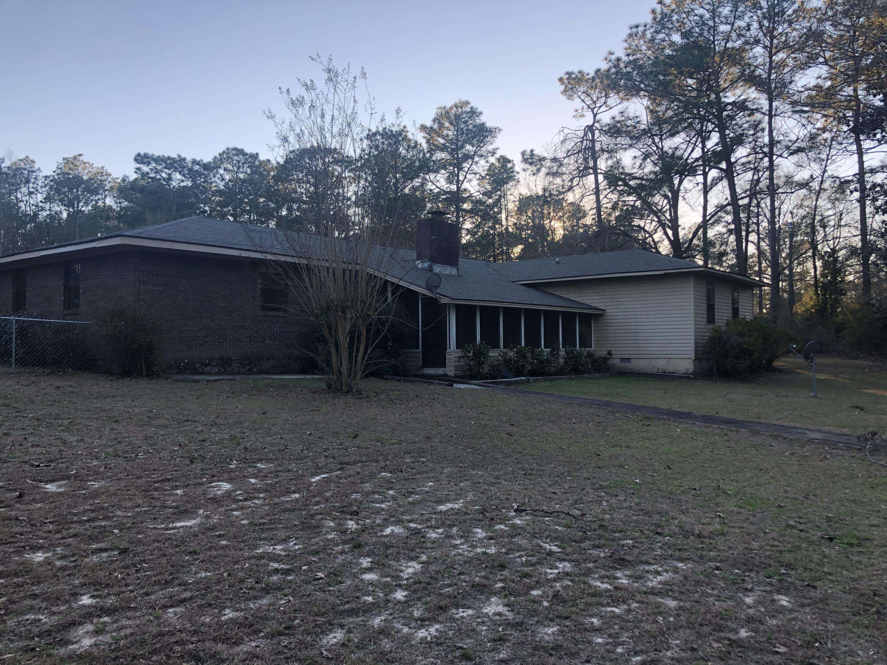 Chipley, FL 32428,1104 Timberlane Road