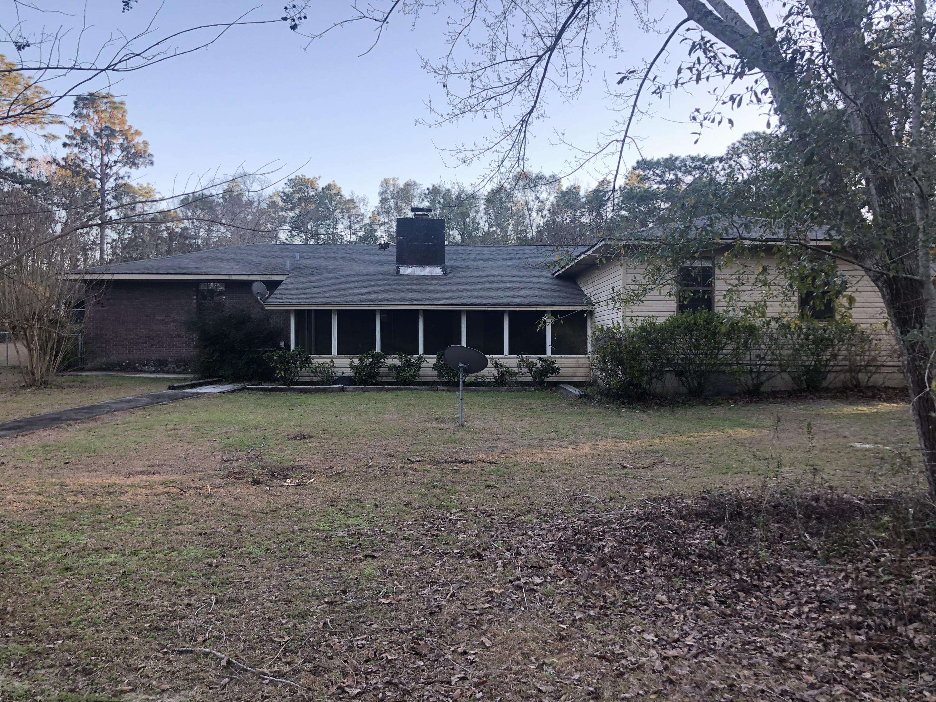 Chipley, FL 32428,1104 Timberlane Road