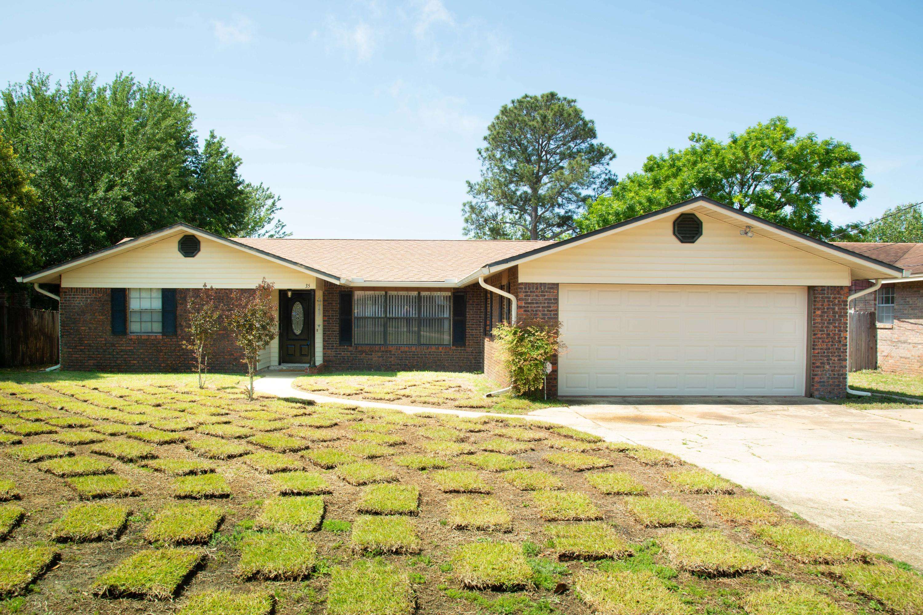 Mary Esther, FL 32569,35 Lakeview Drive