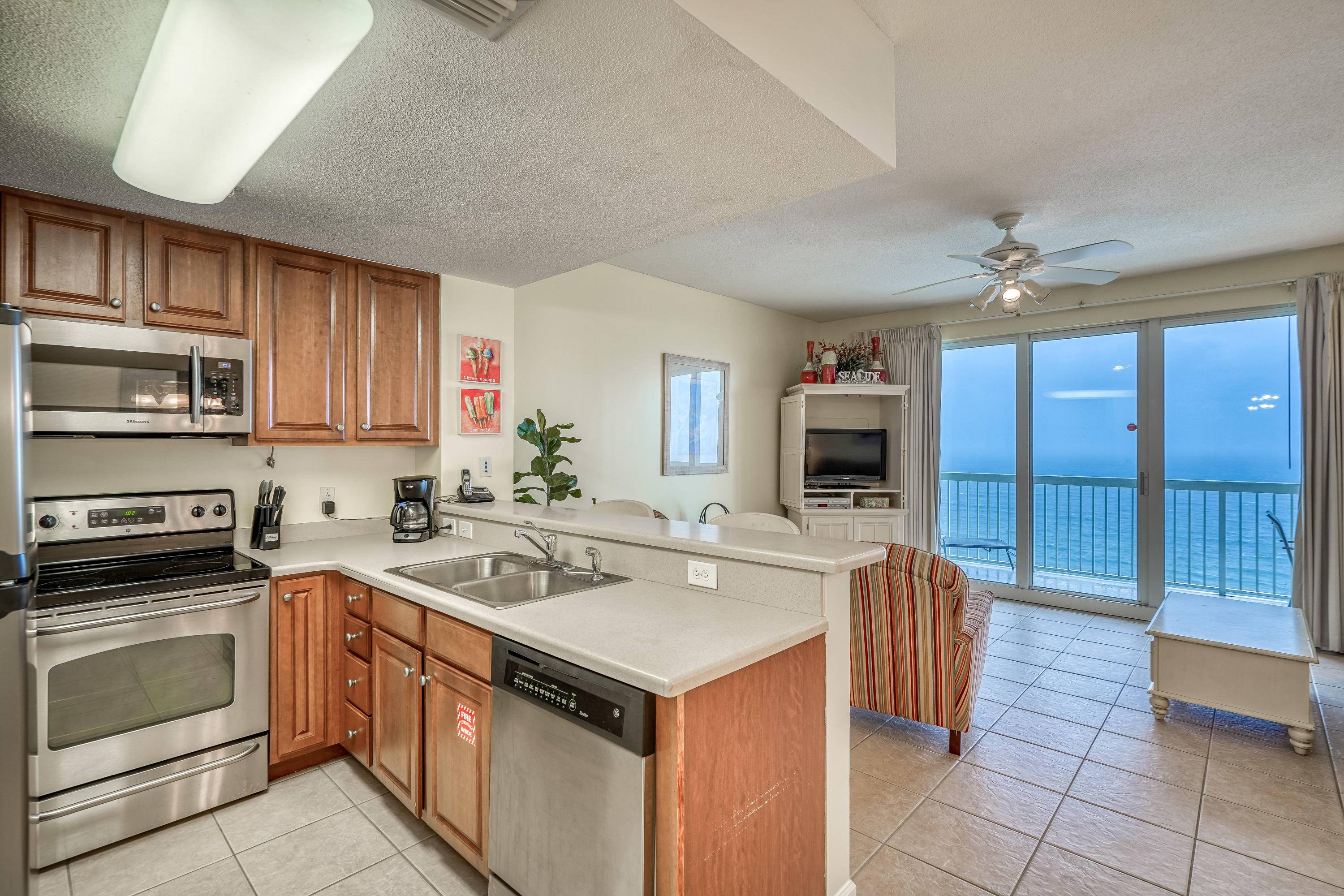 Panama City Beach, FL 32408,5115 Gulf Drive  #2004