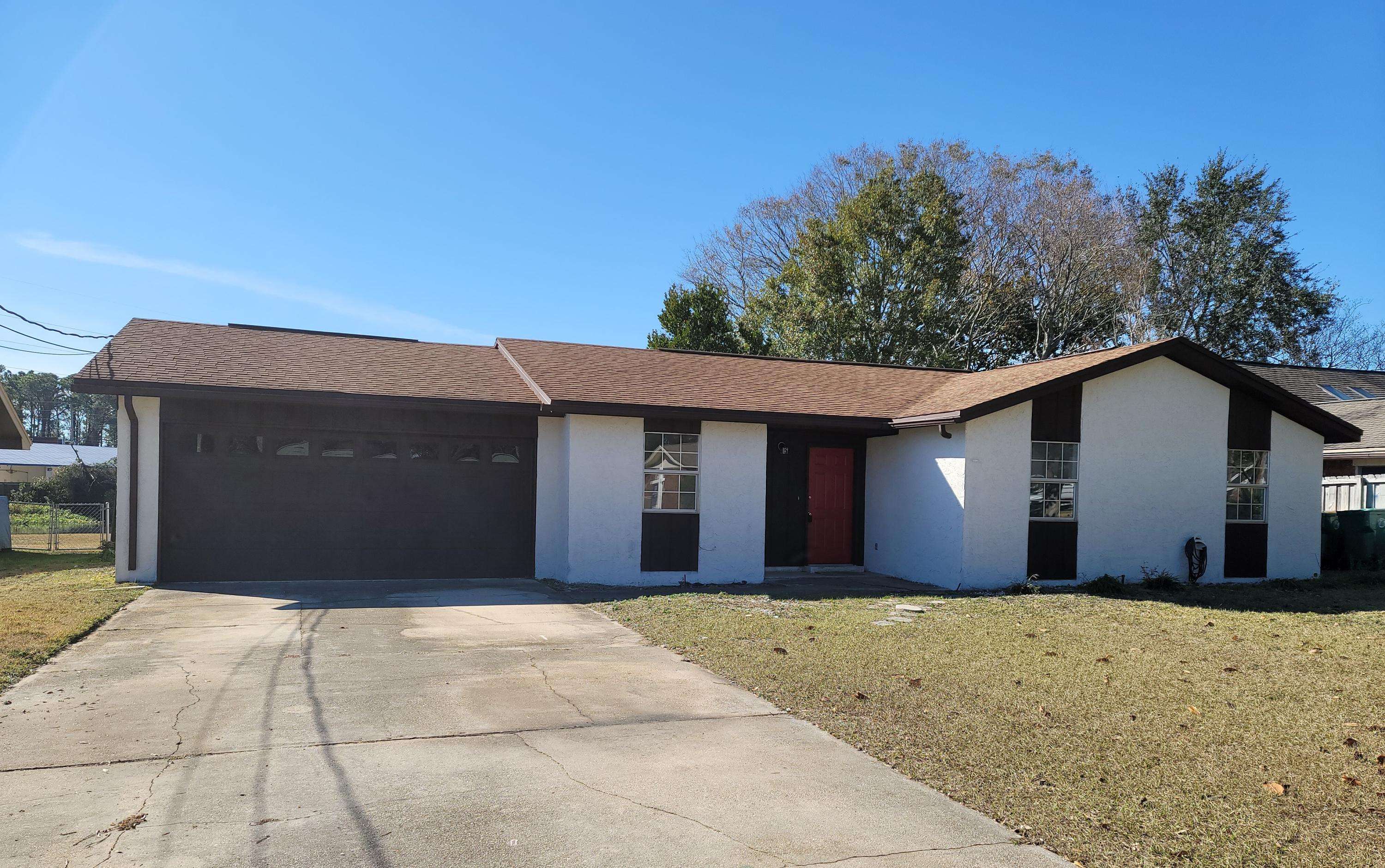 Mary Esther, FL 32569,40 Lakeview Drive