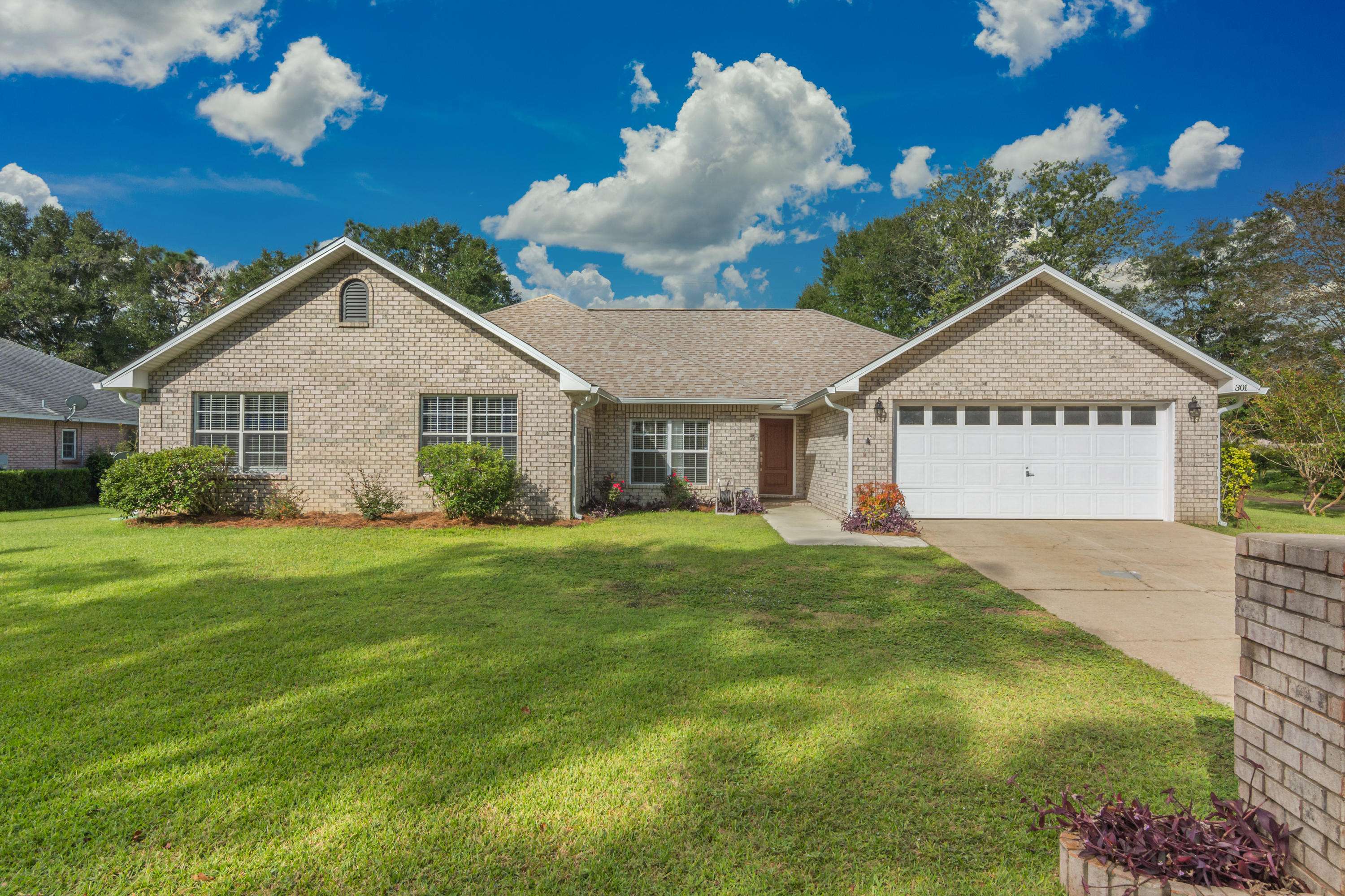 Crestview, FL 32539,301 Skyline Circle