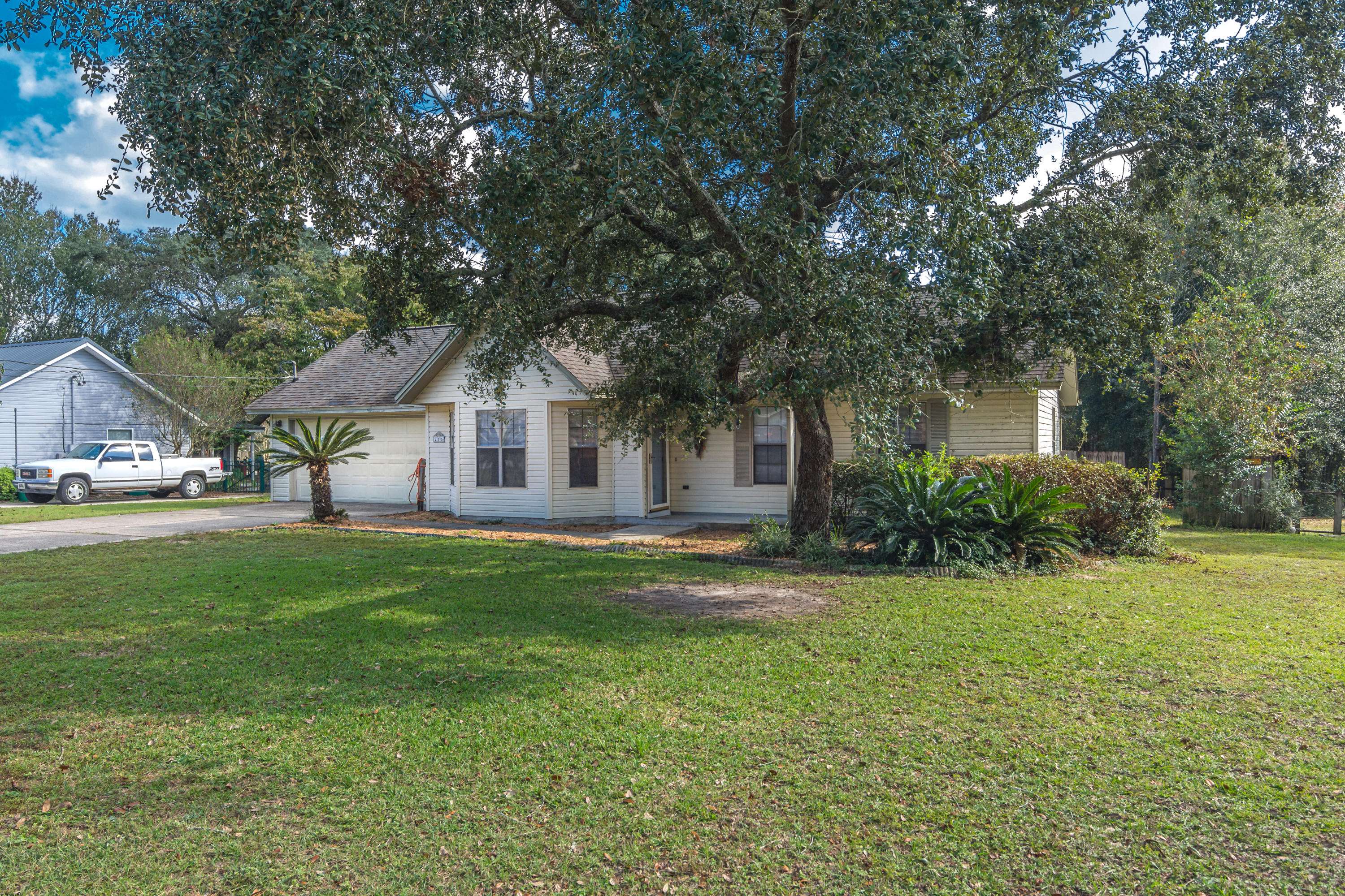 Crestview, FL 32539,205 W Pinoak Court