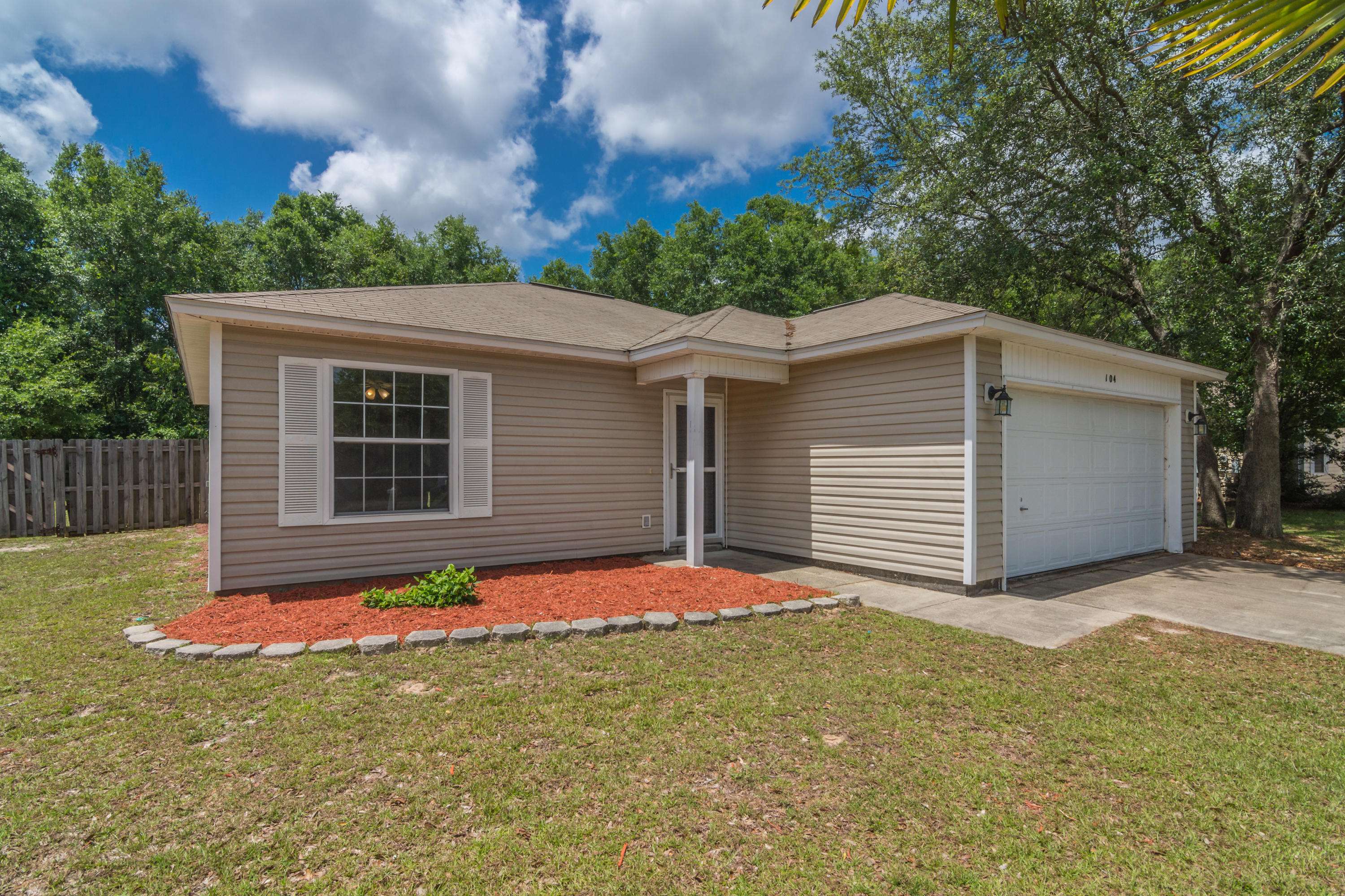 Crestview, FL 32536,104 Cabana Way