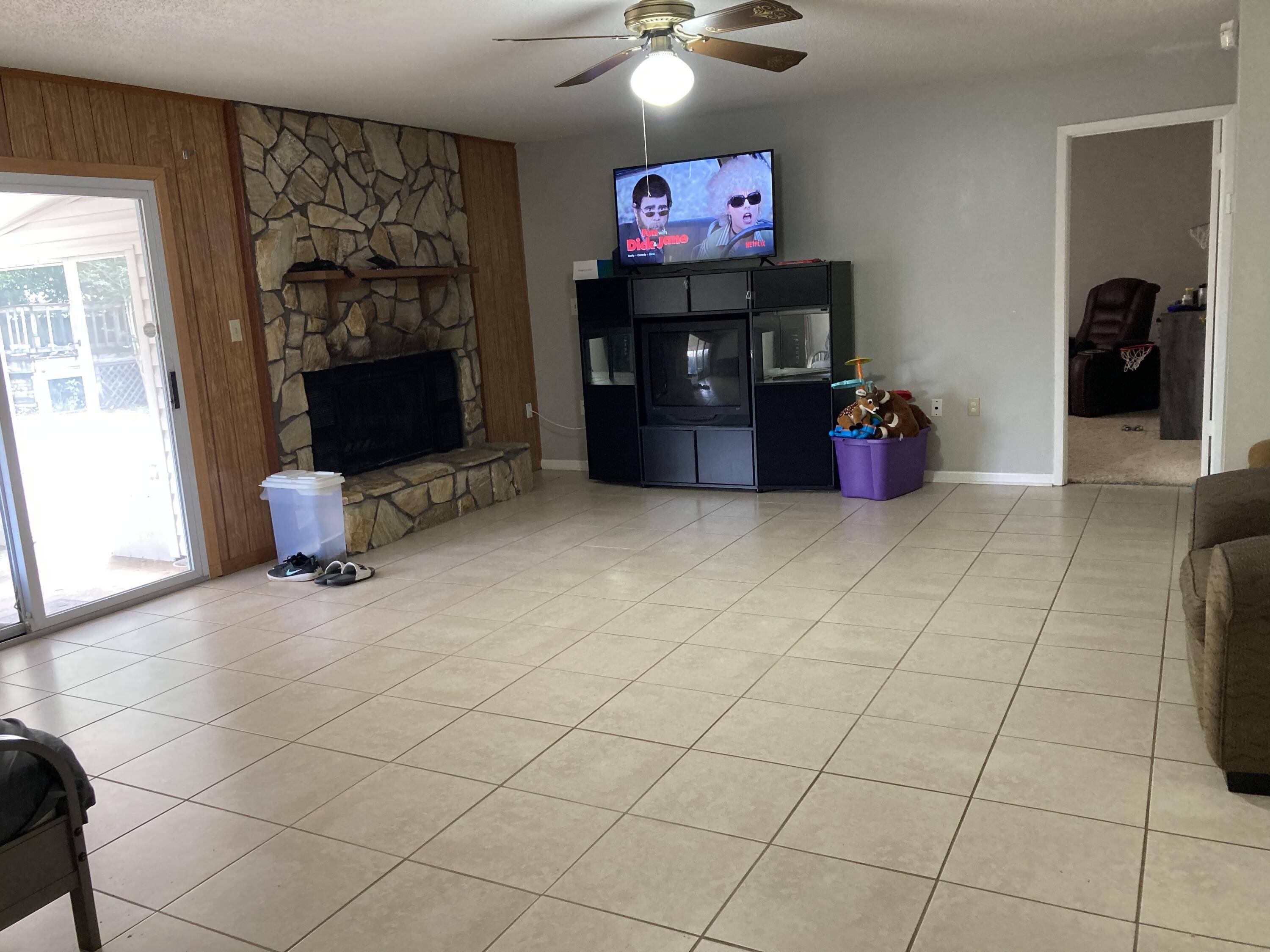 Mary Esther, FL 32569,591 Brian circle Circle