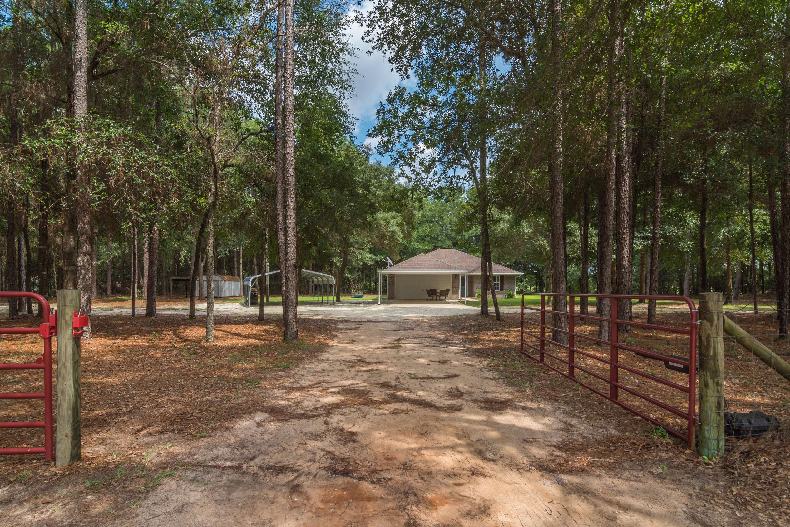 Holt, FL 32564,7466 Leonard Barnes Road