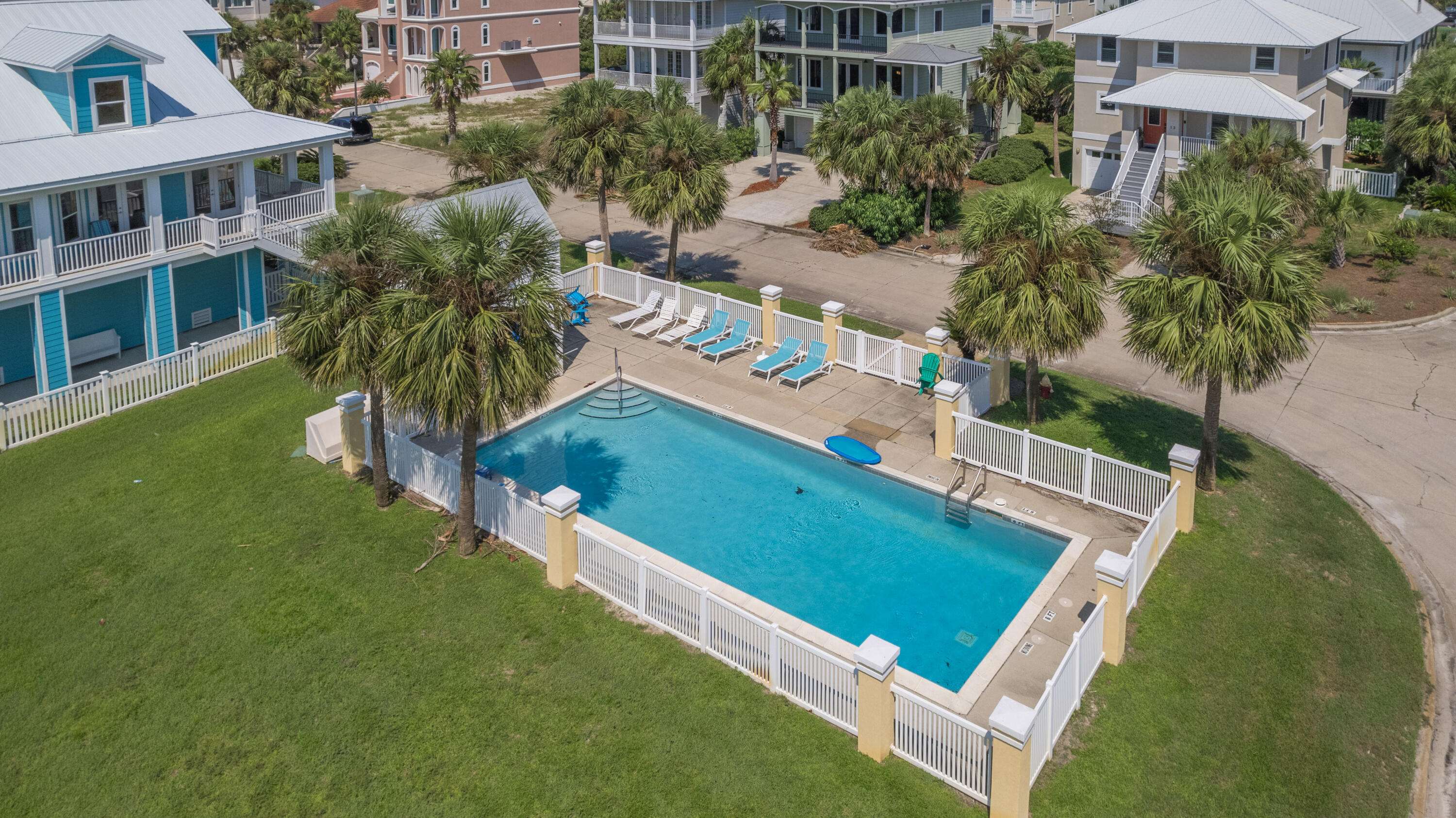 Pensacola Beach, FL 32561,15 E Galvez Court