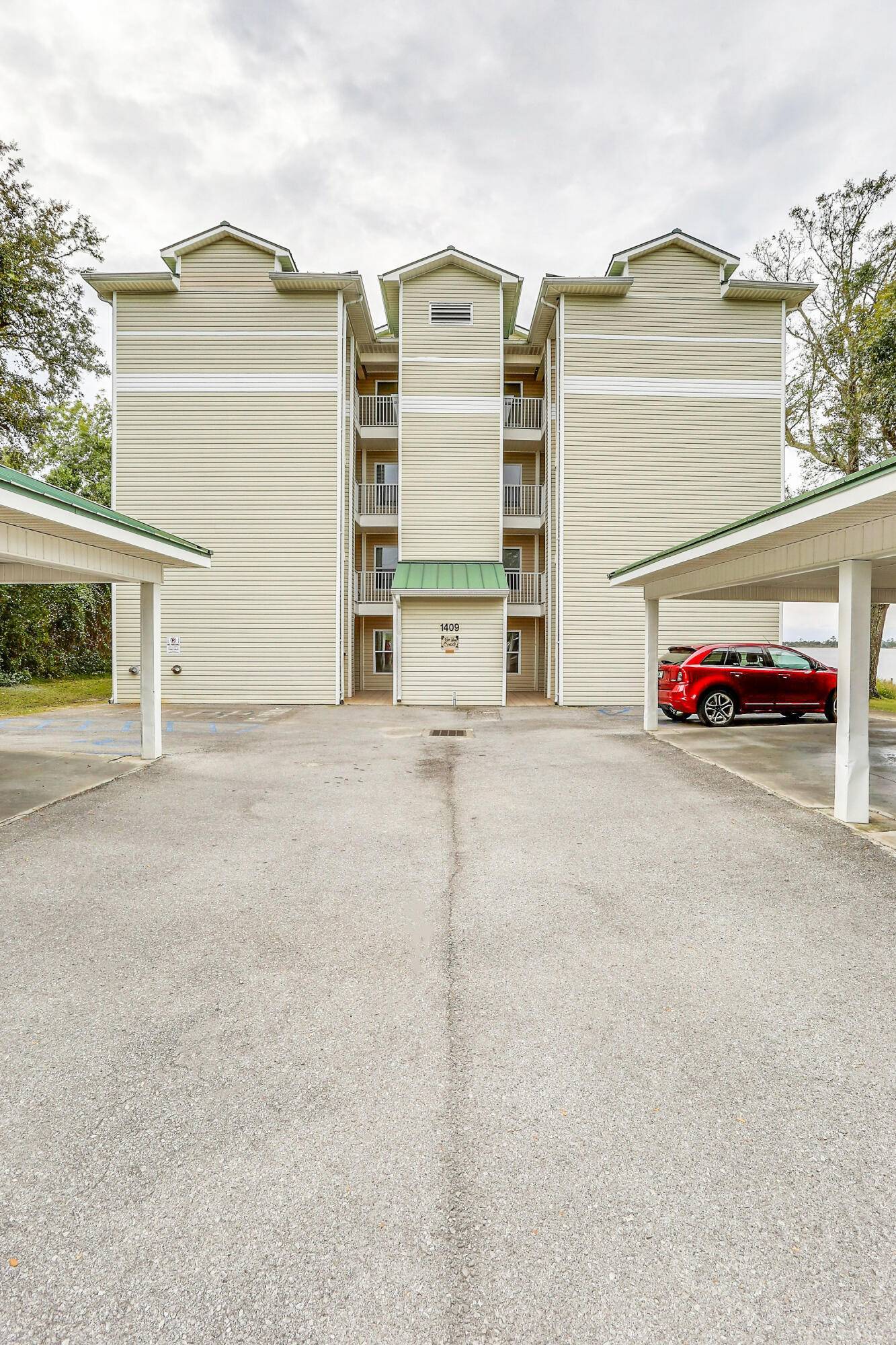 Mary Esther, FL 32569,1409 W Highway 98 Unit  #301