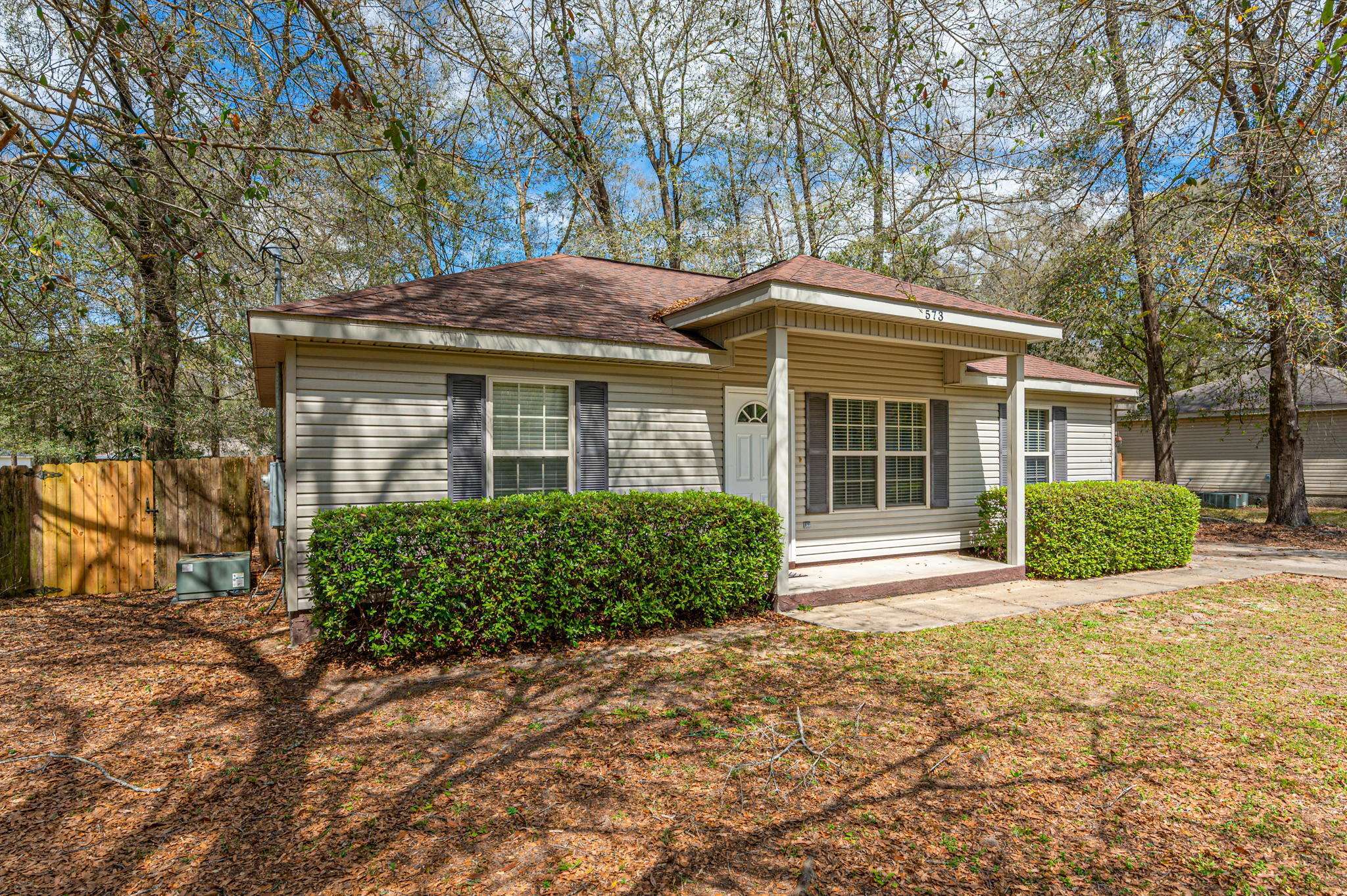 Holt, FL 32564,573 Third Avenue