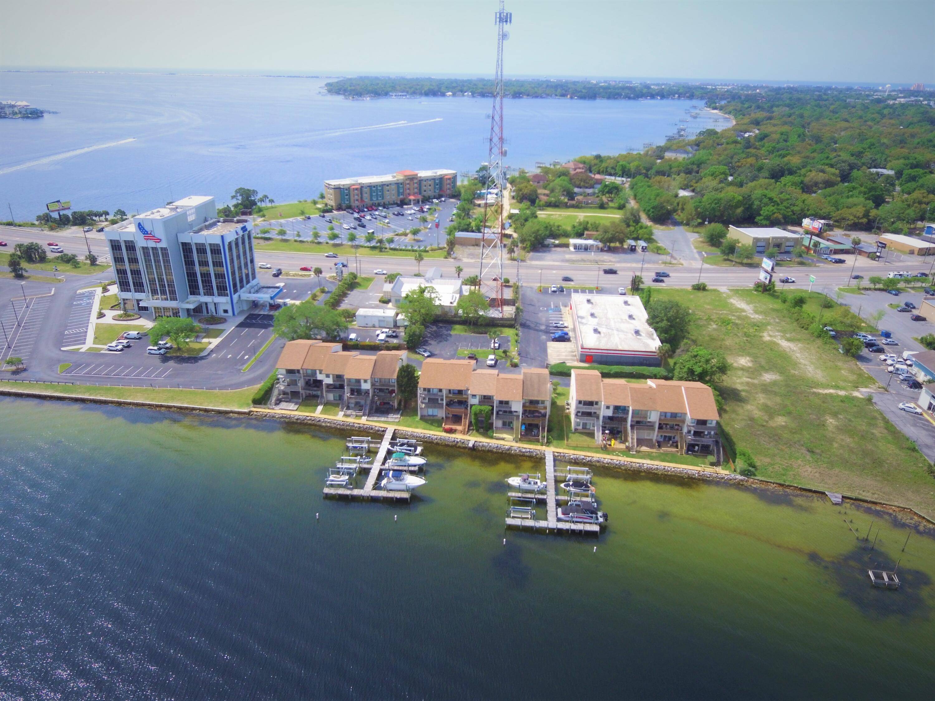 Fort Walton Beach, FL 32547,810 NE Eglin Parkway  #UNIT 9