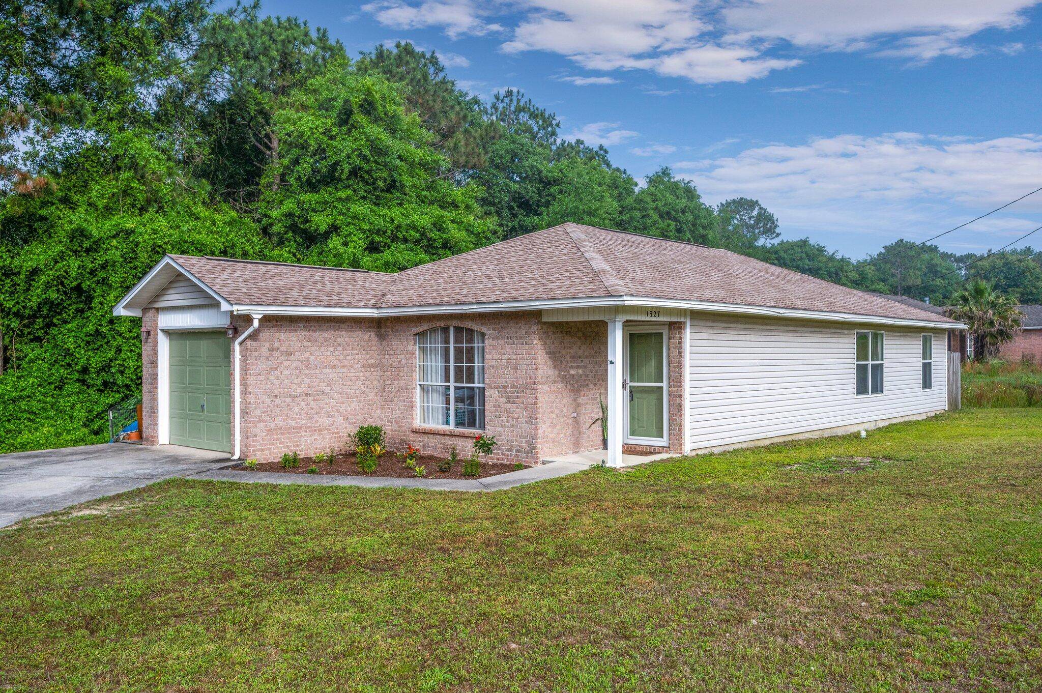 Crestview, FL 32536,1327 Jeffrine Drive