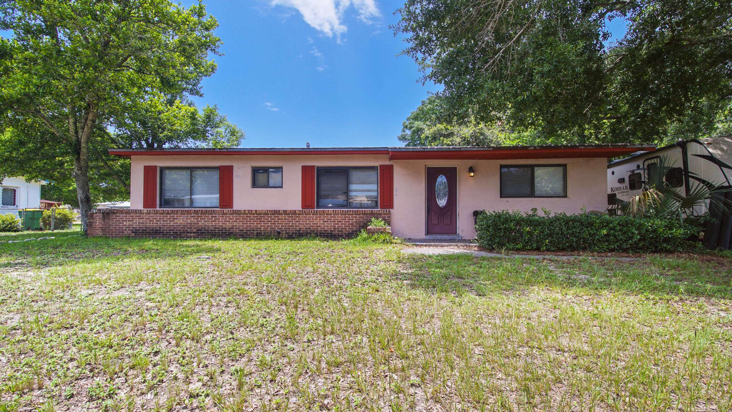 Mary Esther, FL 32569,415 Avon Lane