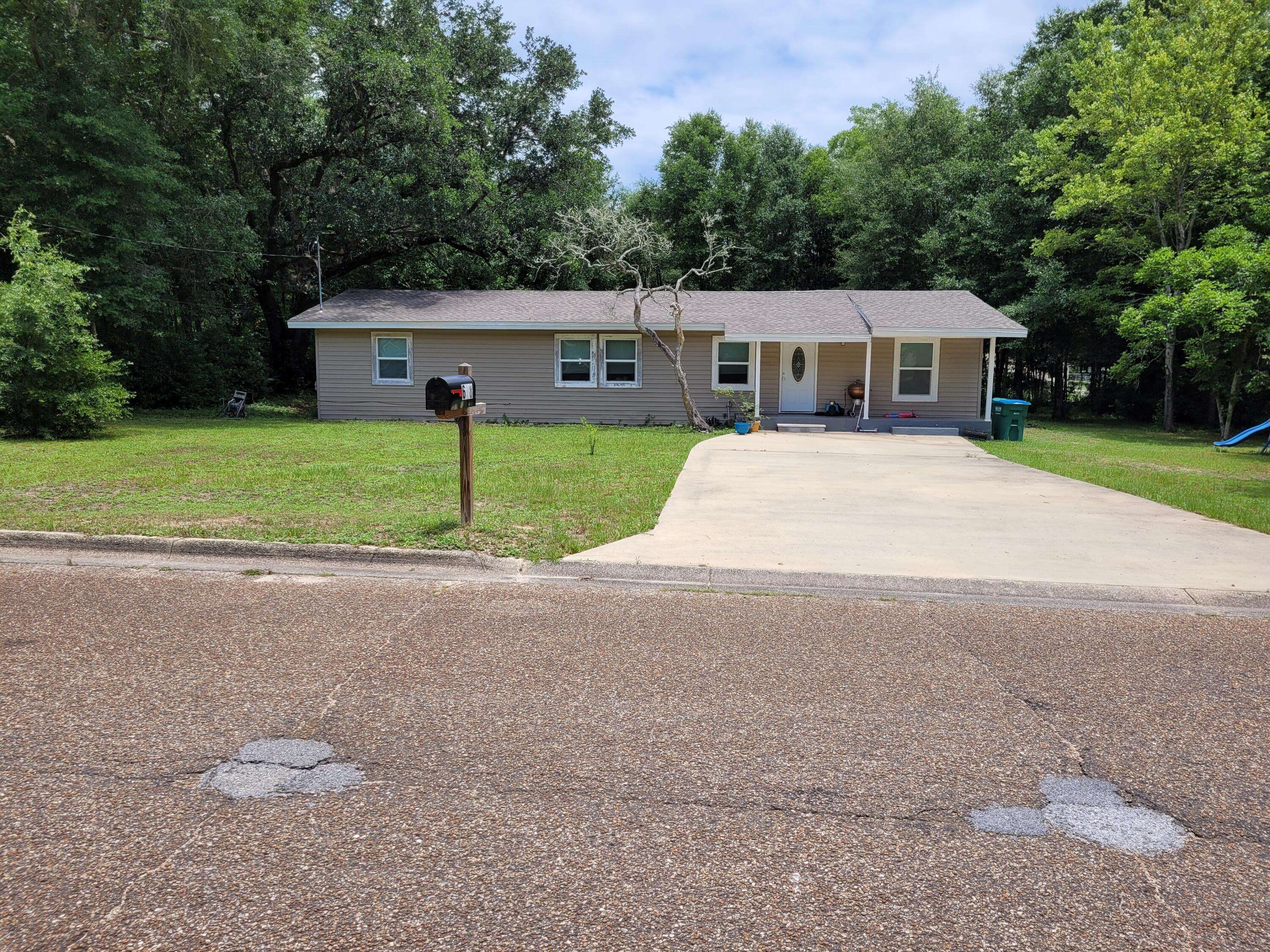 Crestview, FL 32539,678 Lee Avenue