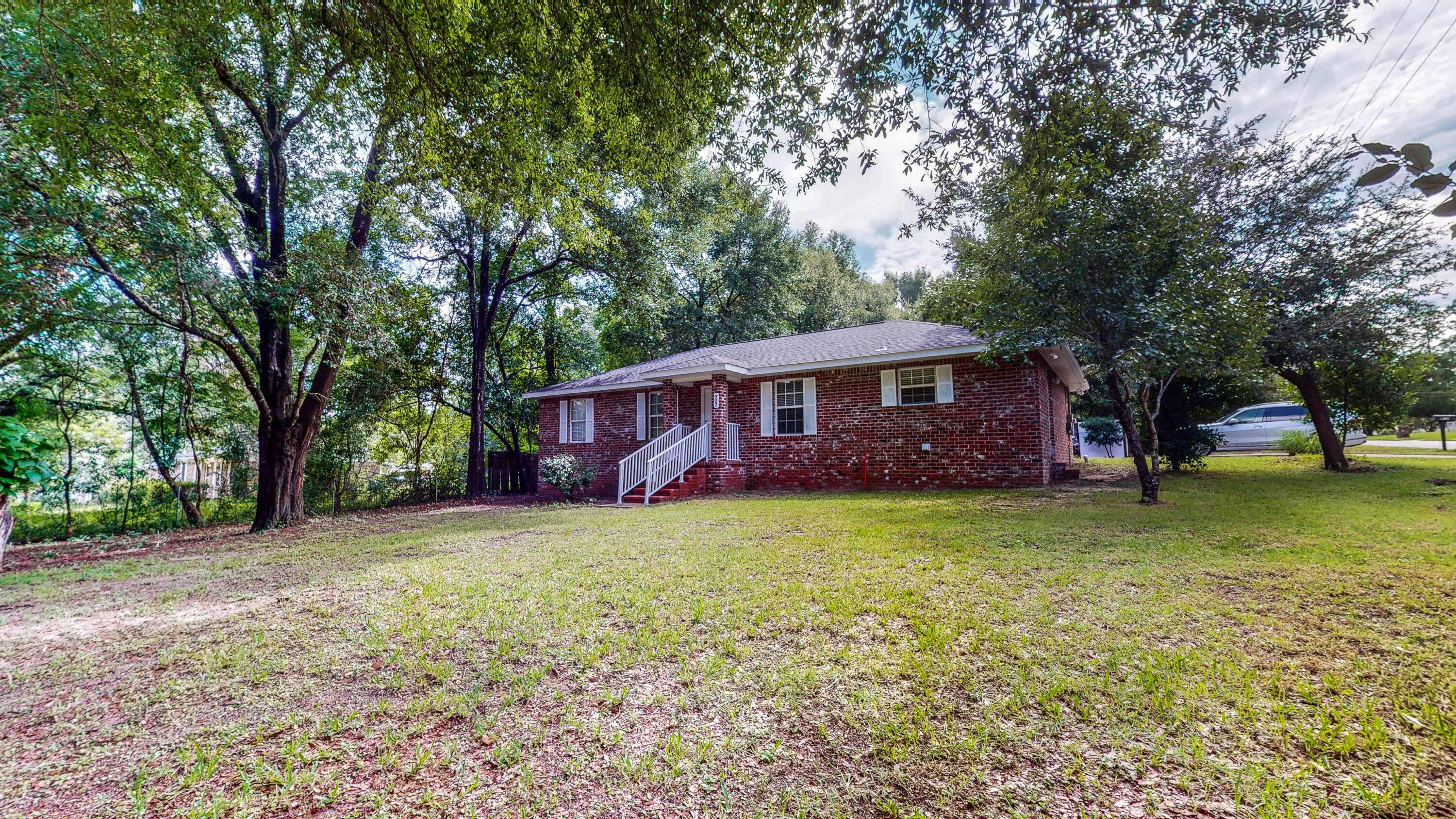 Crestview, FL 32536,902 Dixie Street