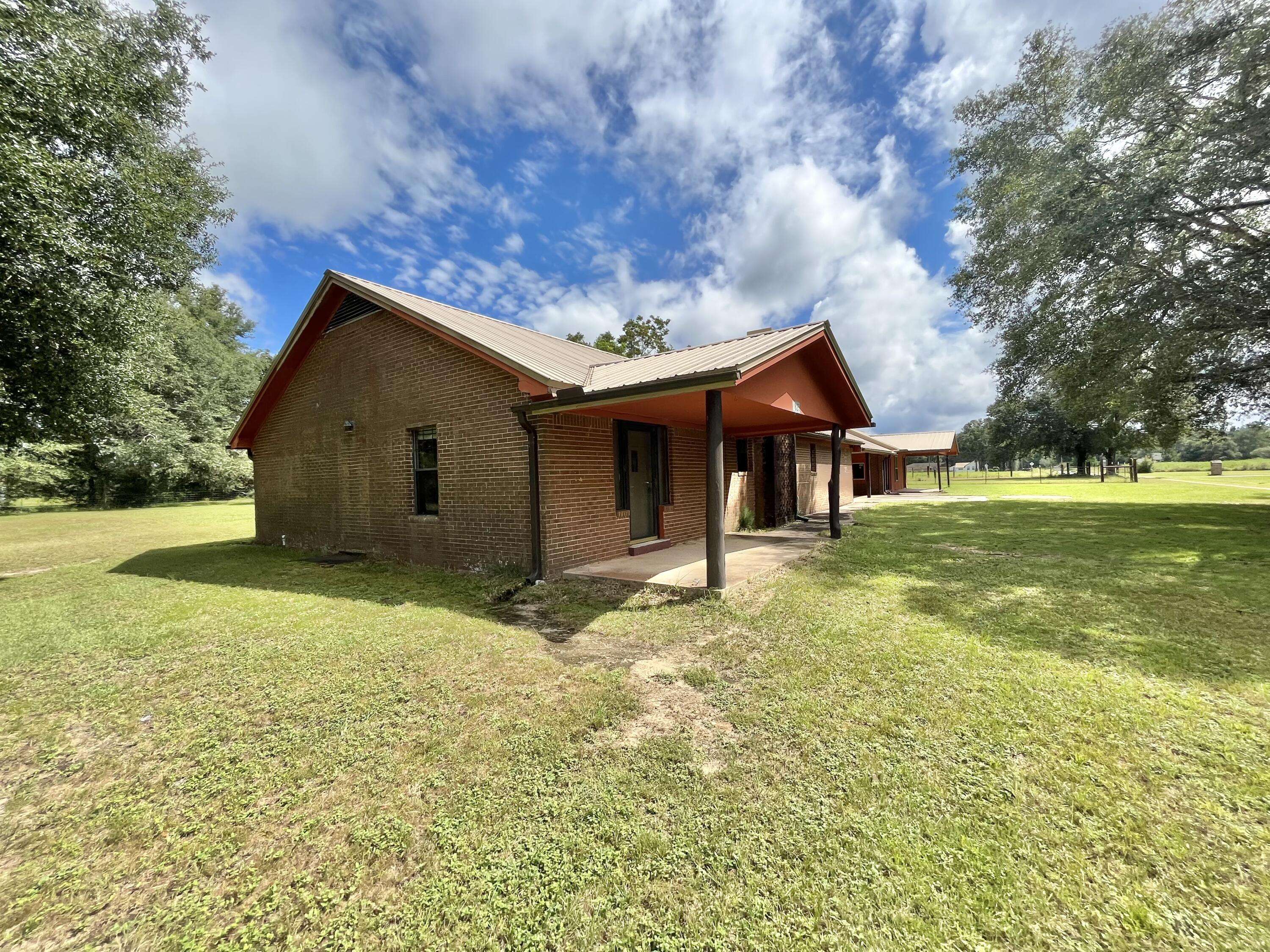 Holt, FL 32564,4825 Griffith Road