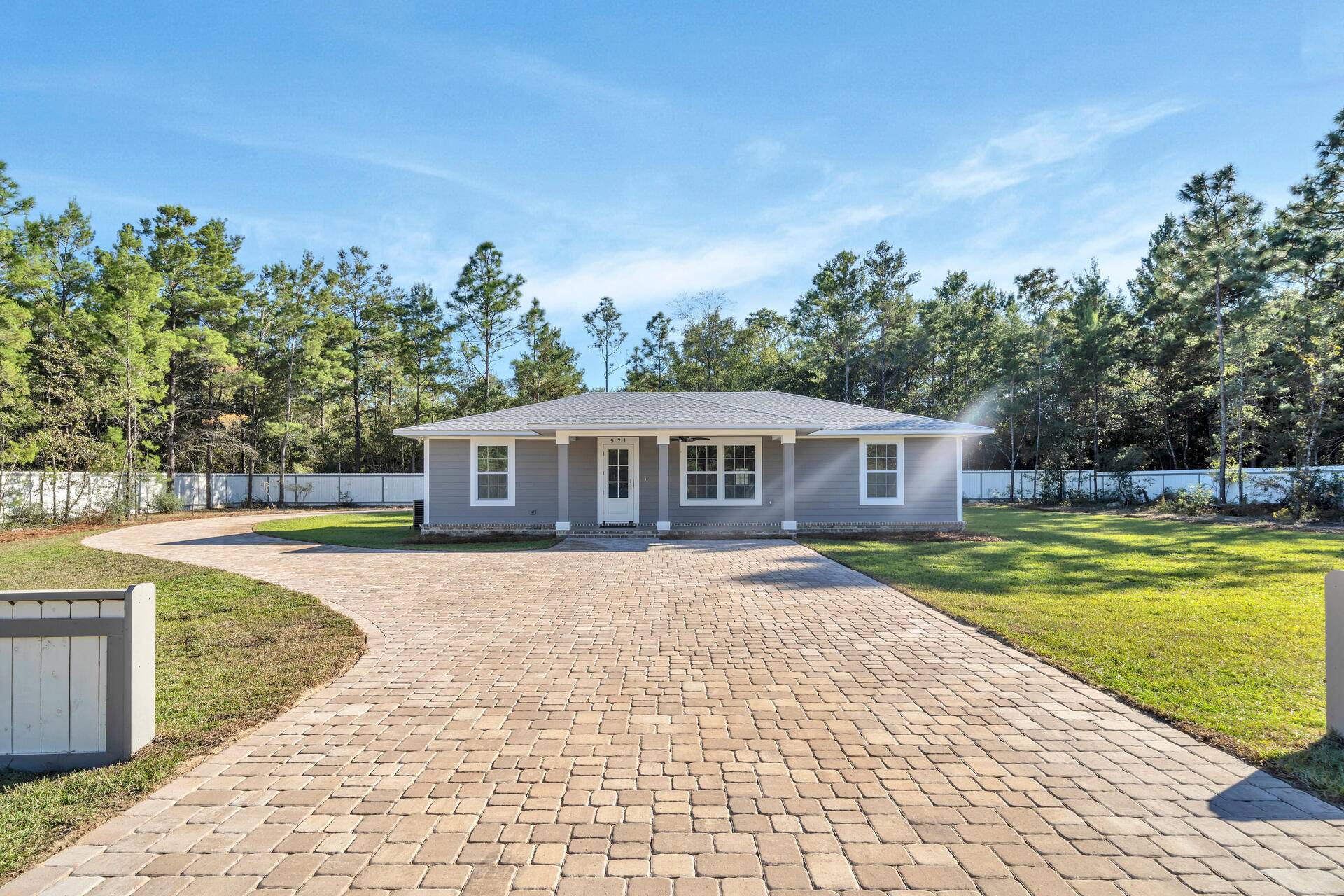 Defuniak Springs, FL 32433,521 W Juniper Avenue