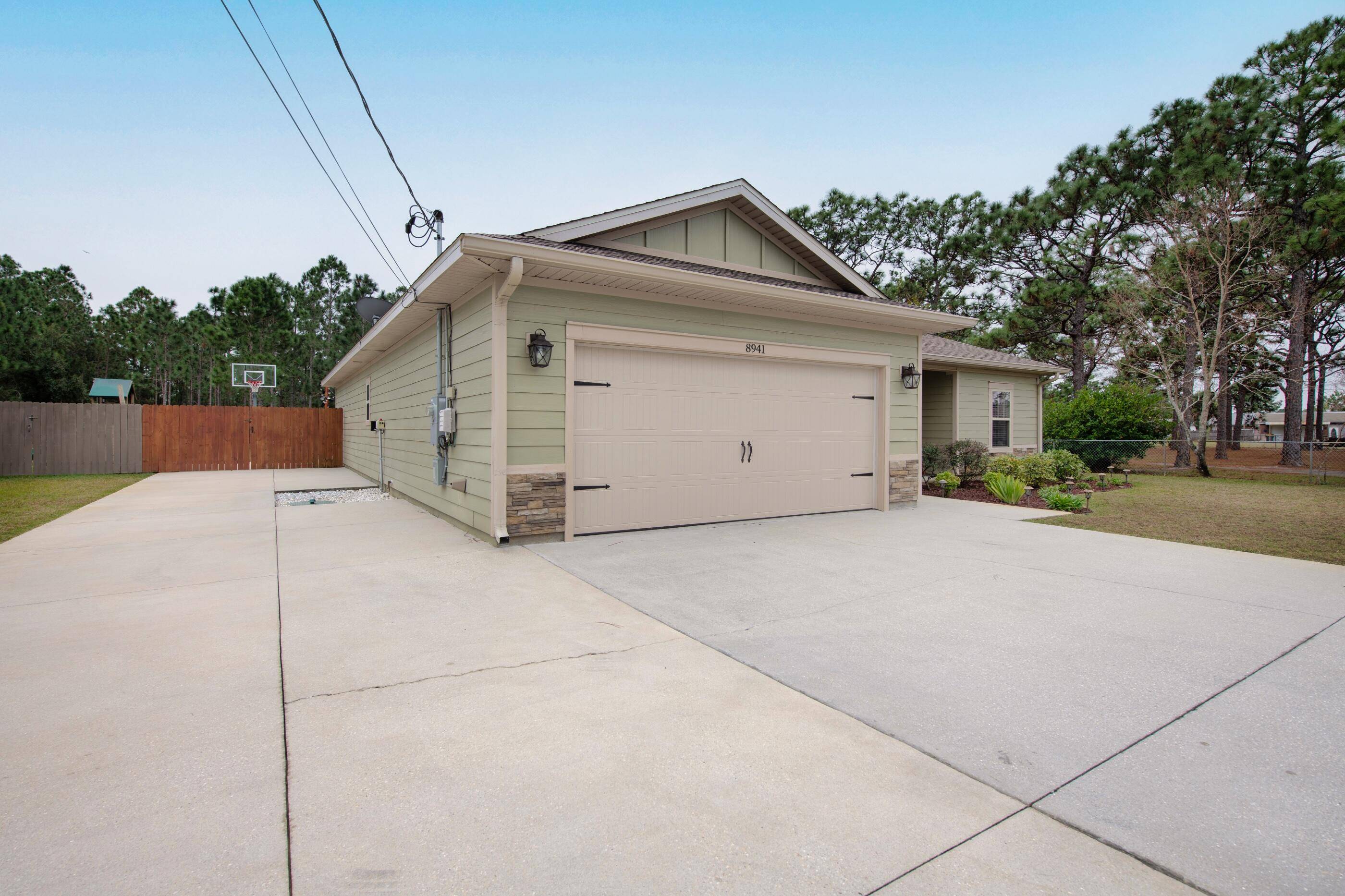 Navarre, FL 32566,8941 Quail Roost Drive