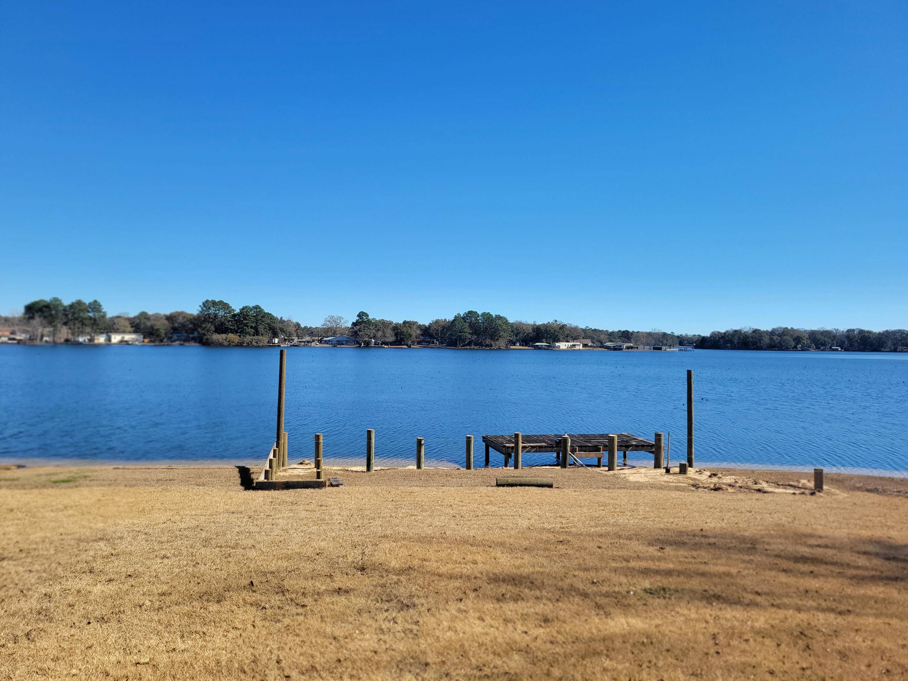 Defuniak Springs, FL 32433,207 Kings Lake Boulevard