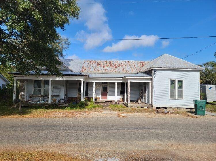 Defuniak Springs, FL 32435,463 E Main Avenue