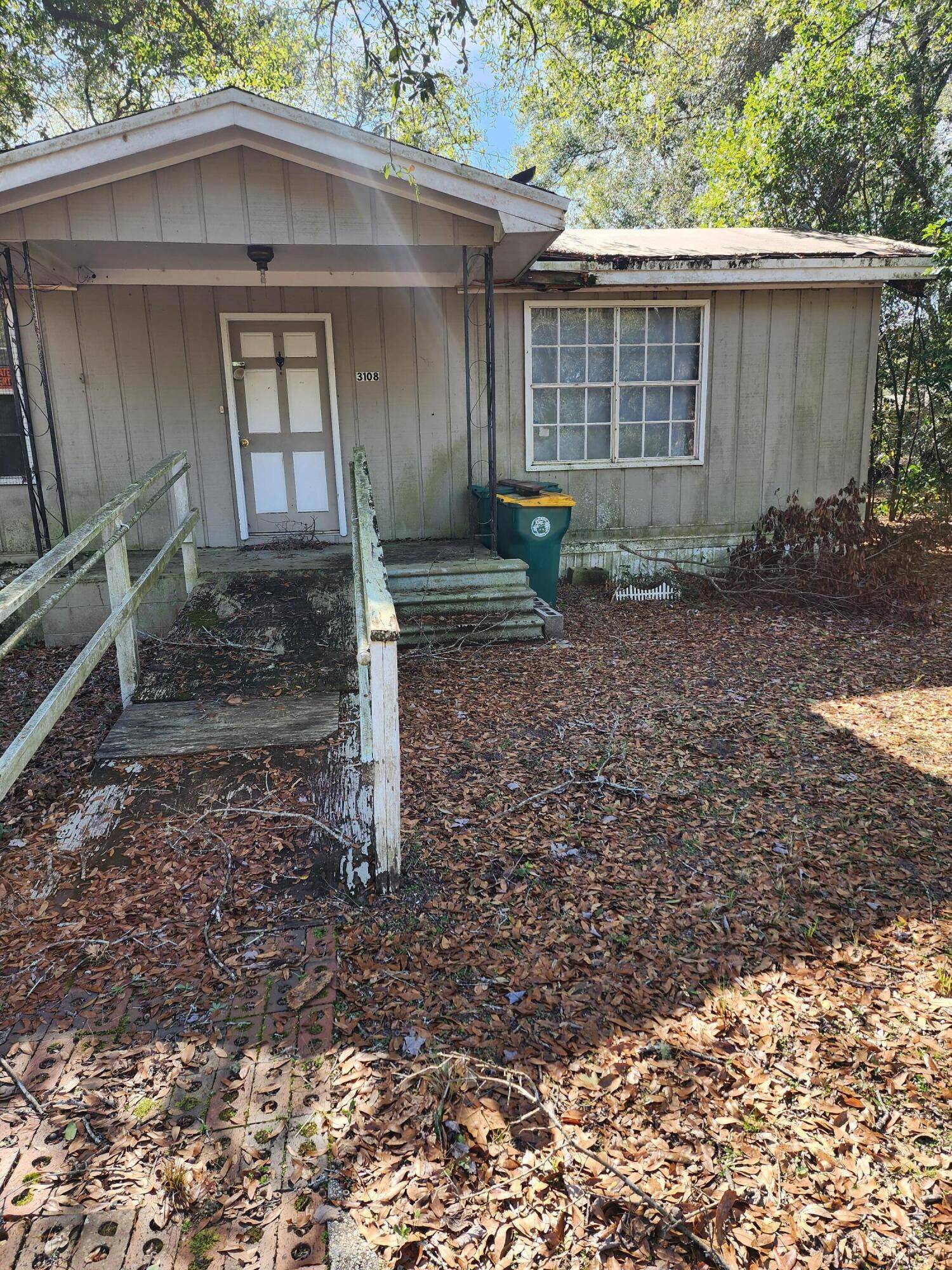 Crestview, FL 32539,3108 Aplin Road